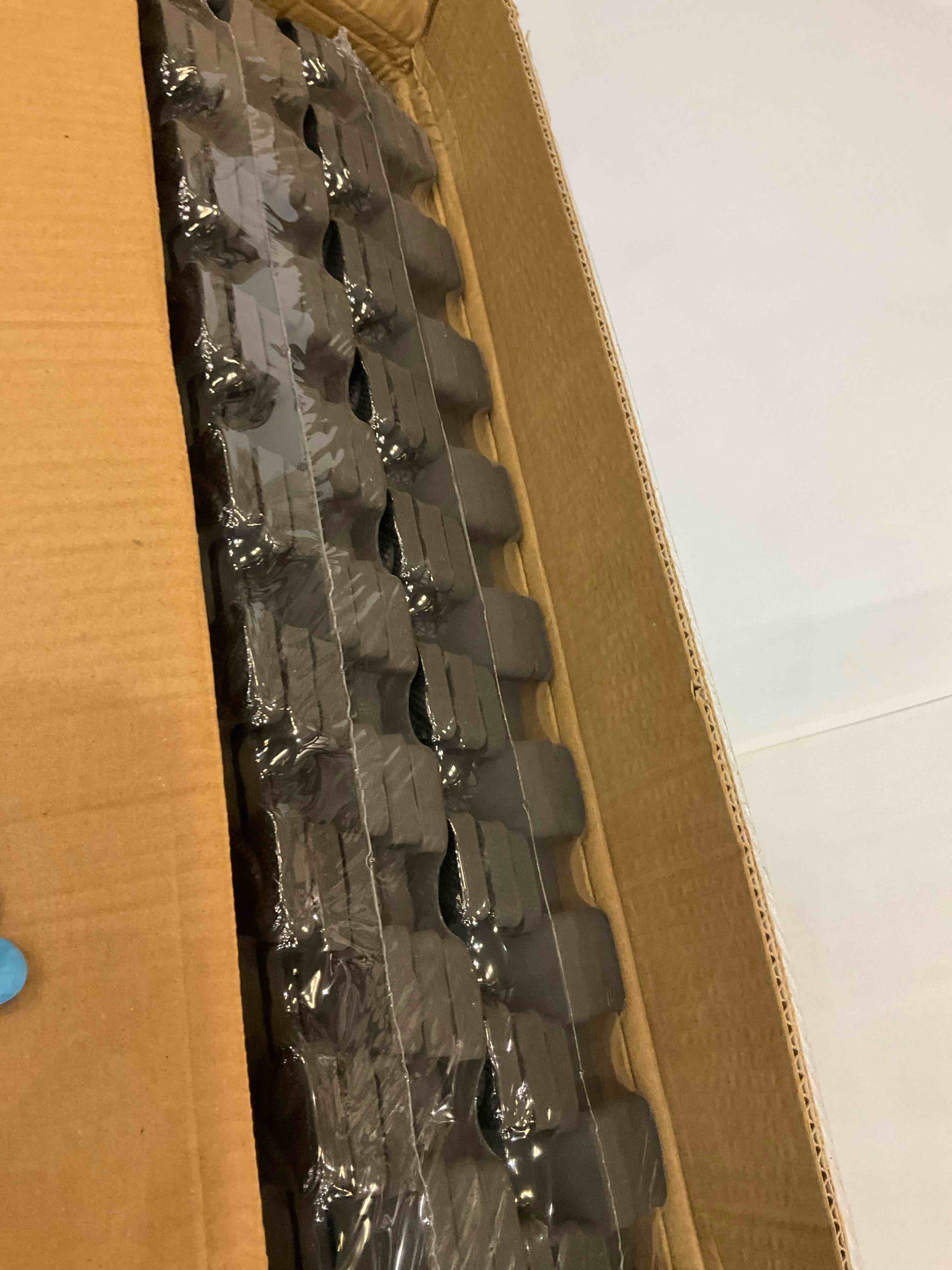 https://s3.amazonaws.com/lotting-images-prod/BargainHunt/EXS01654727_1720630498024.jpeg
