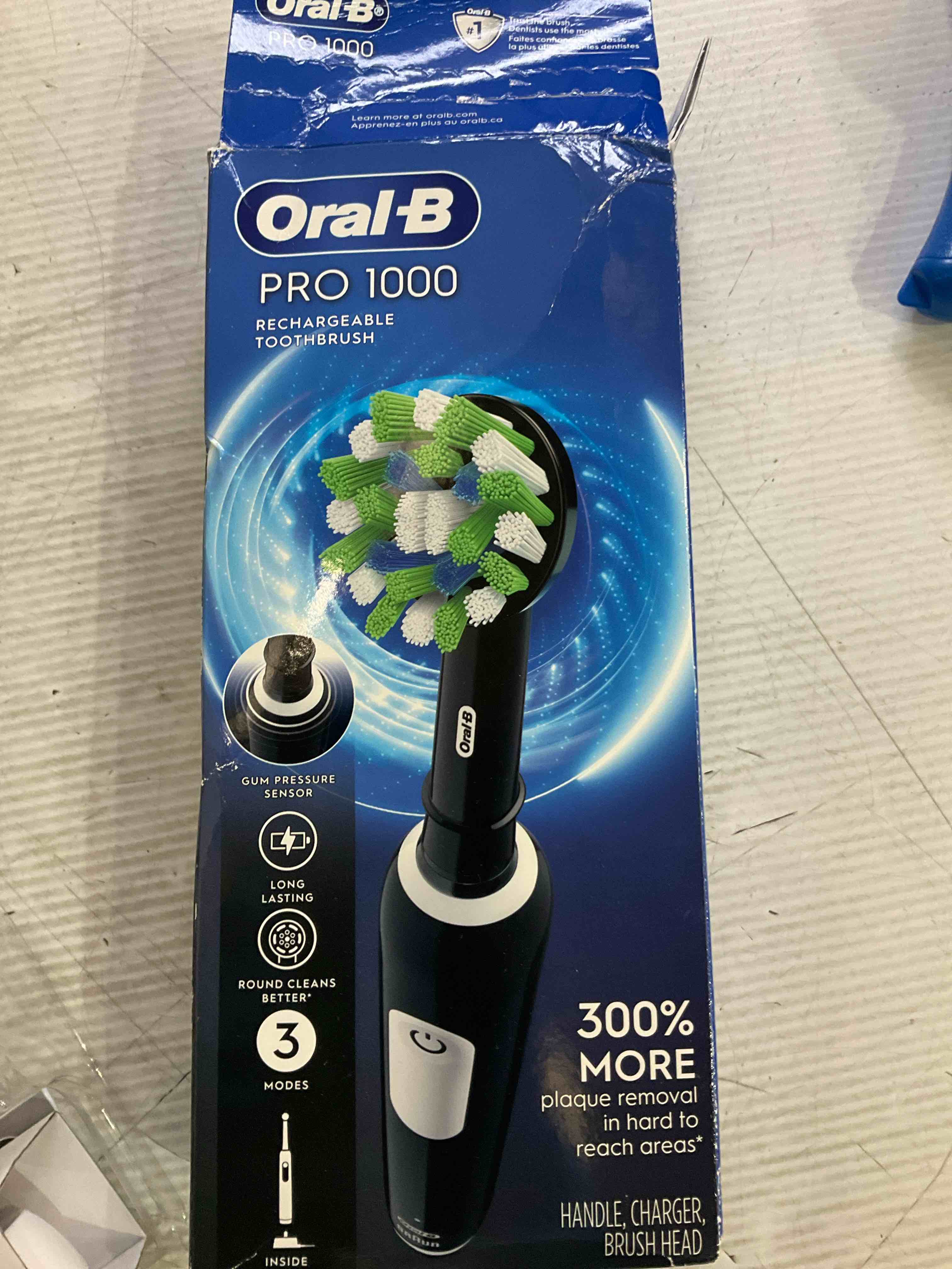 Oral-B Pro 1000 Rechargeable Electric Toothbrush, Black with Pressure Sensor, 3 Modes