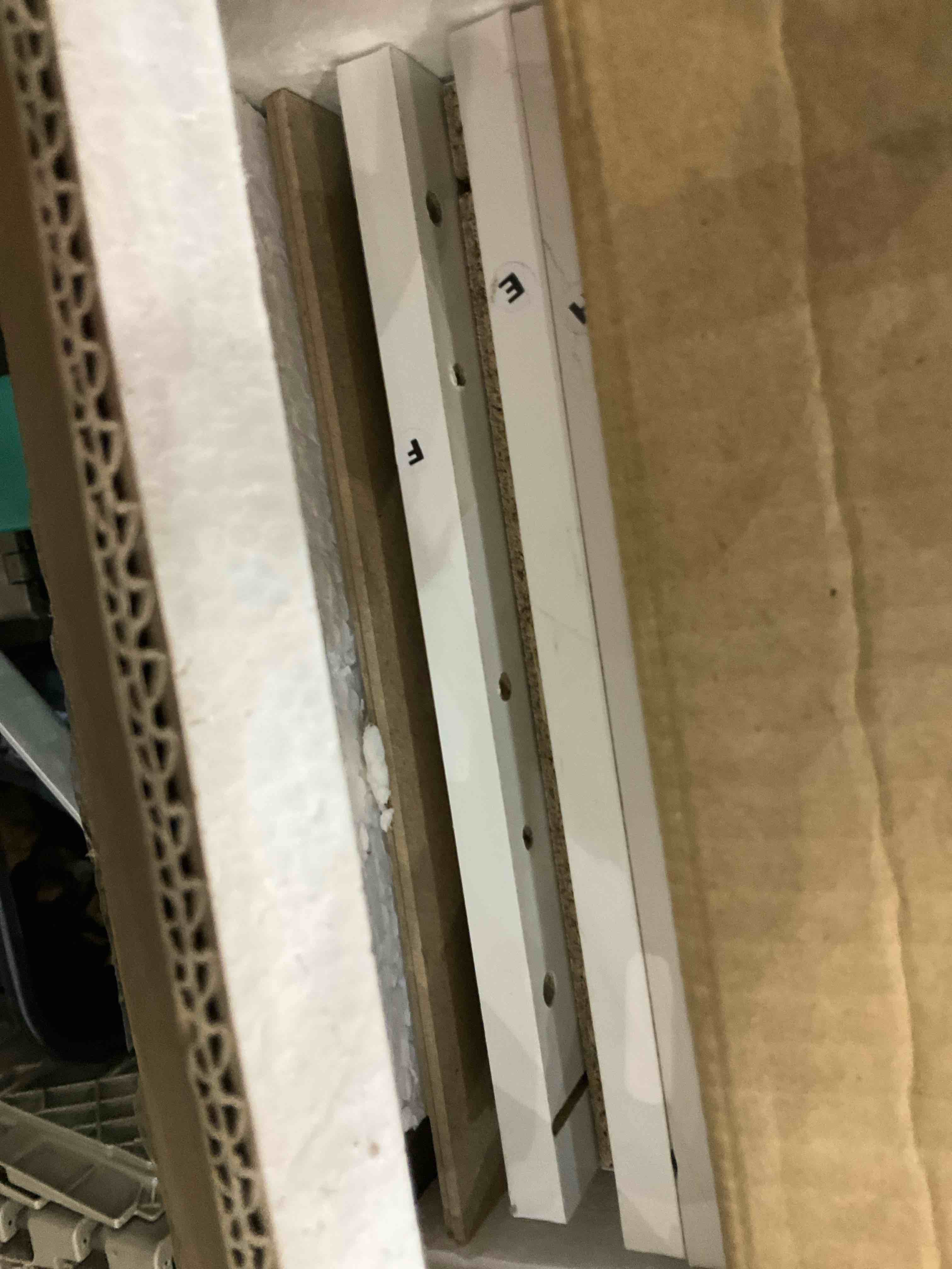 https://s3.amazonaws.com/lotting-images-prod/BargainHunt/EXS01654831_1721129005307.jpeg