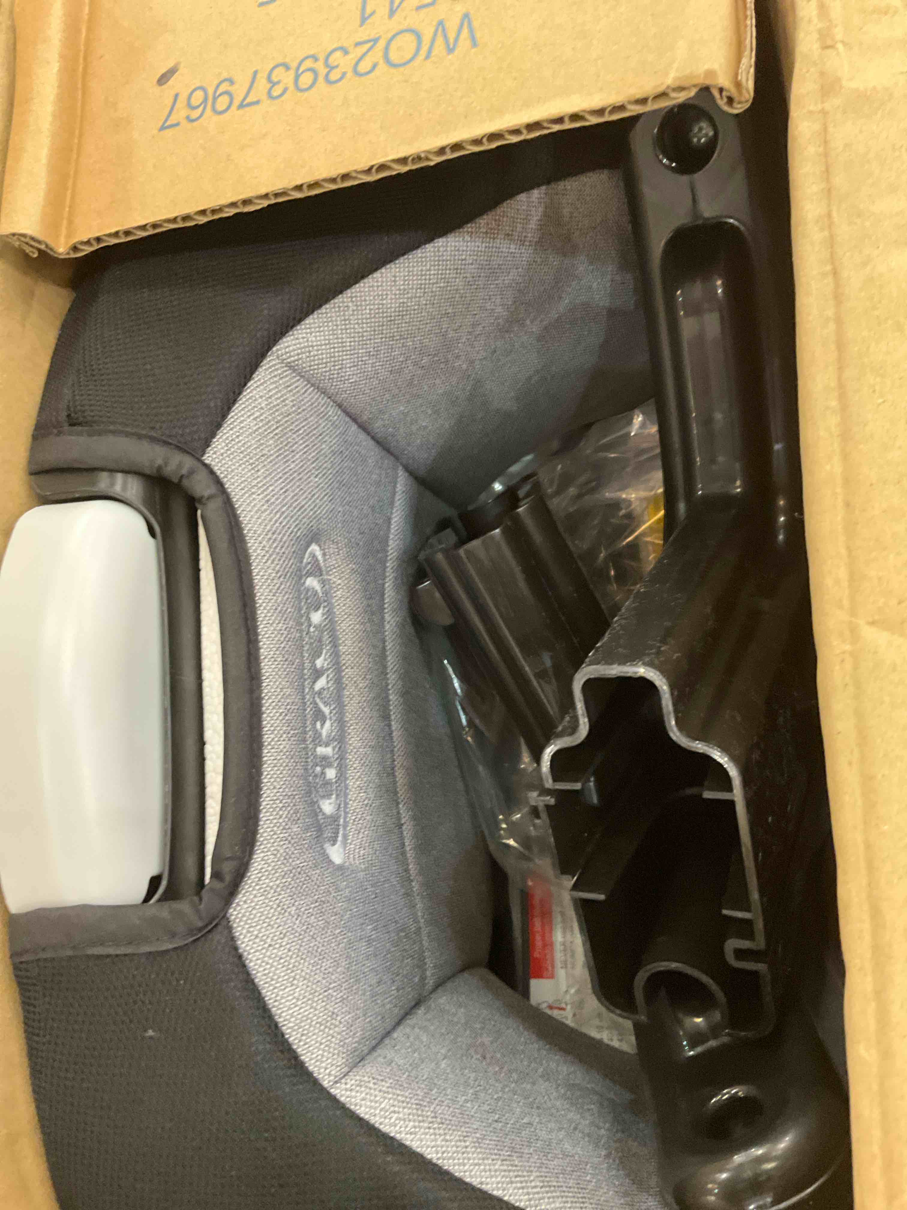 https://s3.amazonaws.com/lotting-images-prod/BargainHunt/EXS01654935_1721669202466.jpeg