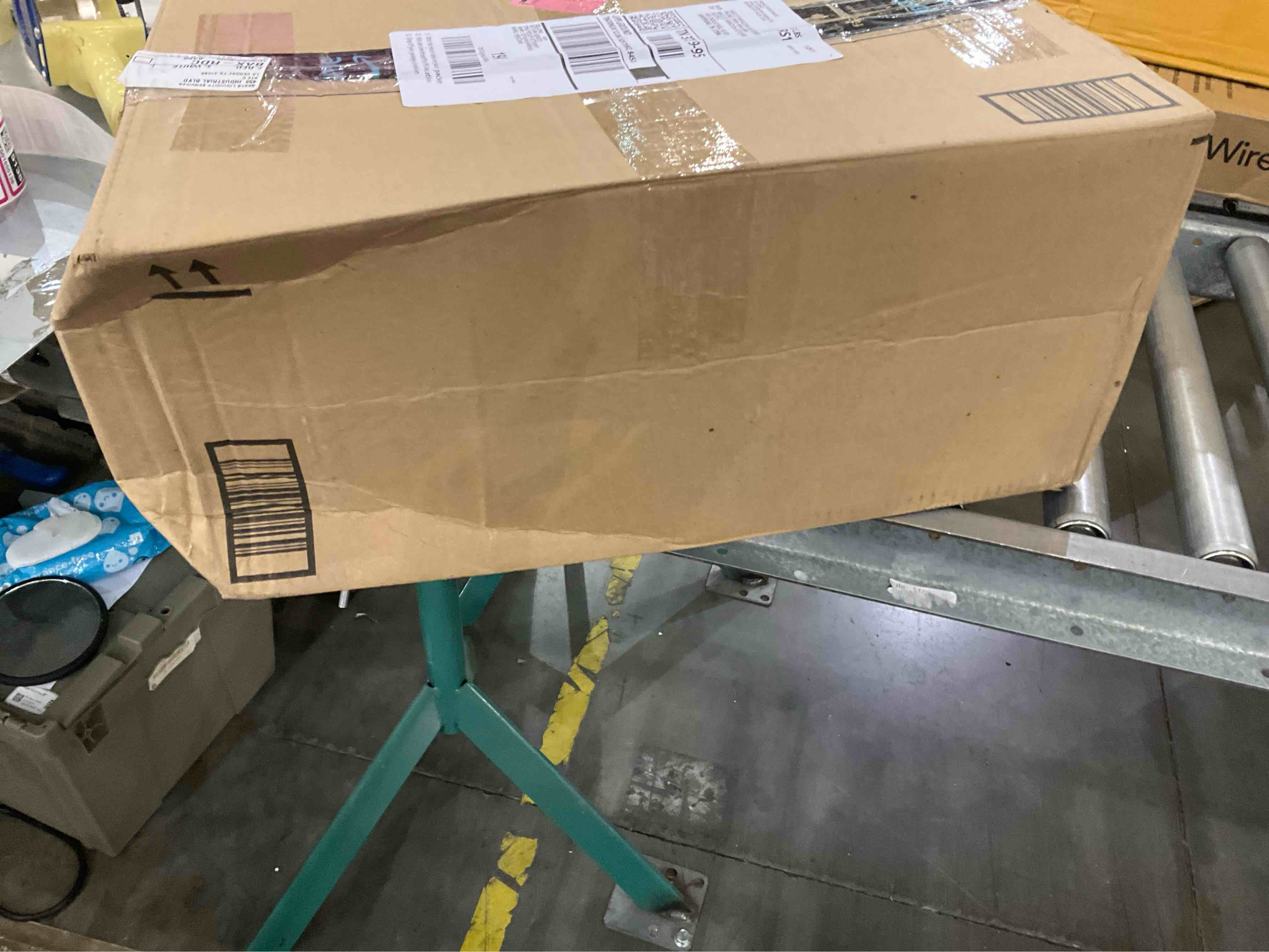 https://s3.amazonaws.com/lotting-images-prod/BargainHunt/EXS01655127_1720442992761.jpeg