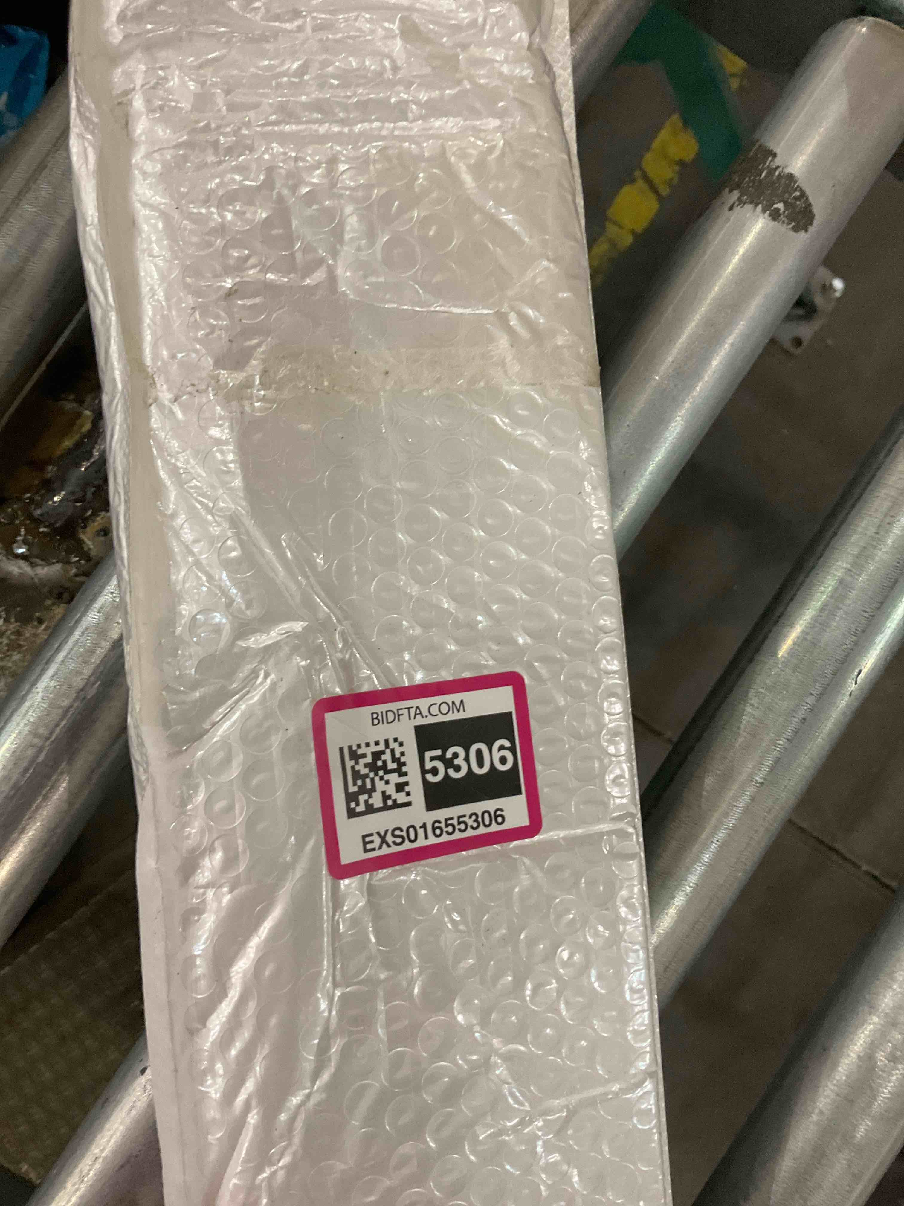 https://s3.amazonaws.com/lotting-images-prod/BargainHunt/EXS01655306_1721044768022.jpeg
