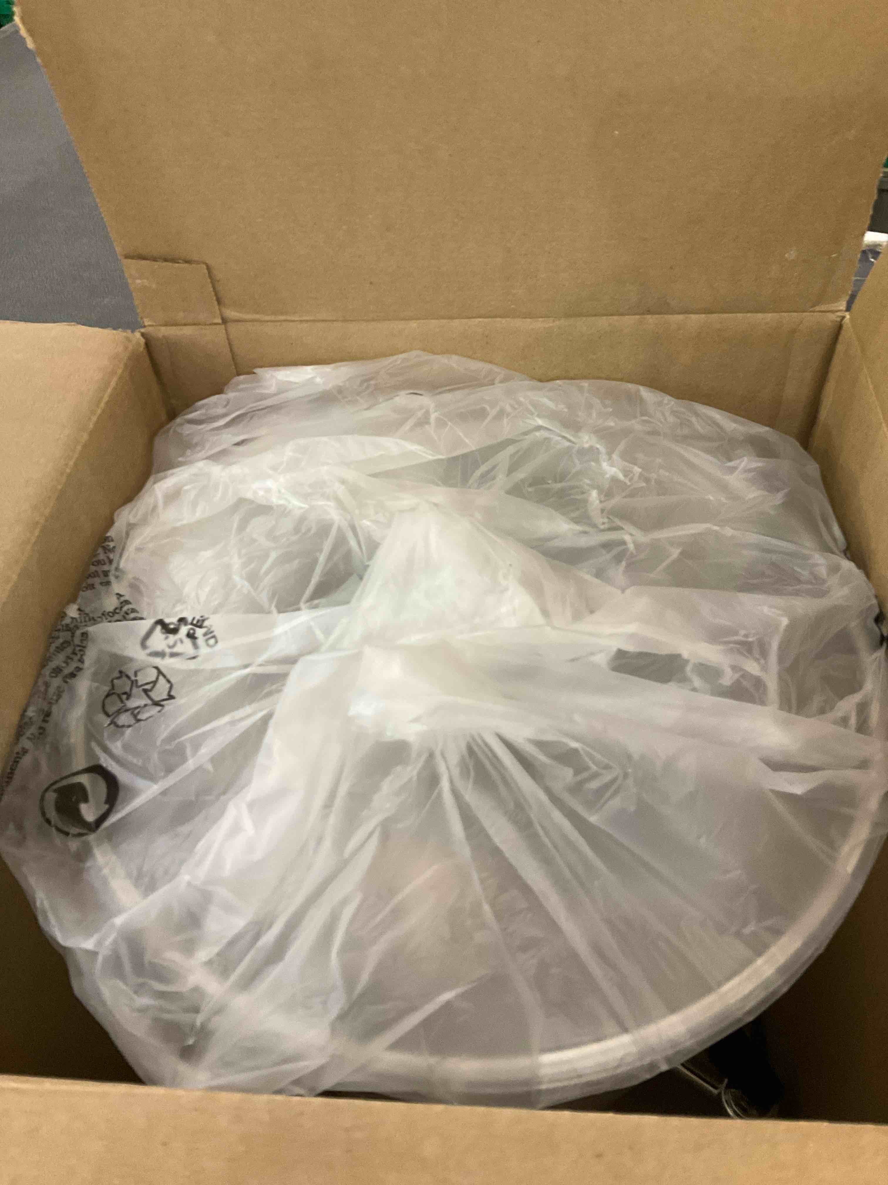 https://s3.amazonaws.com/lotting-images-prod/BargainHunt/EXS01655577_1719843238095.jpeg