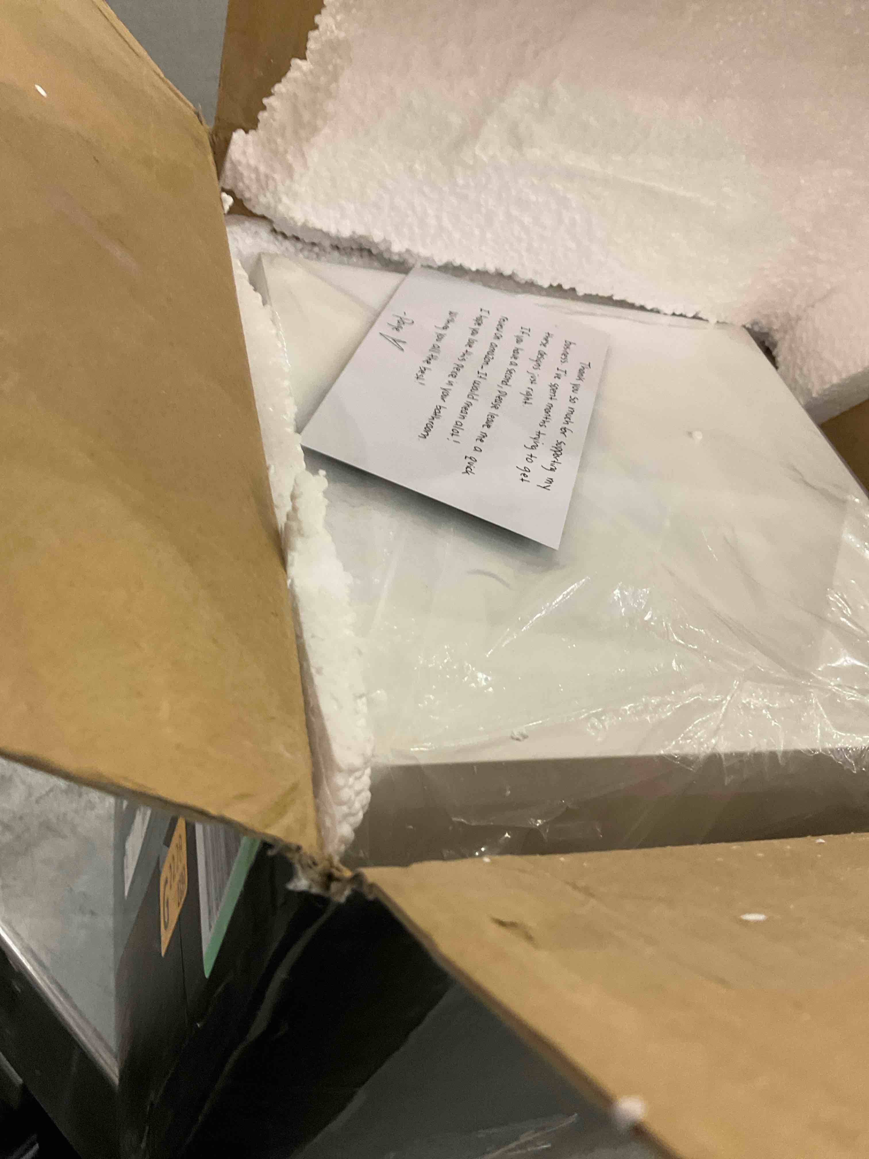 https://s3.amazonaws.com/lotting-images-prod/BargainHunt/EXS01656452_1720448863188.jpeg