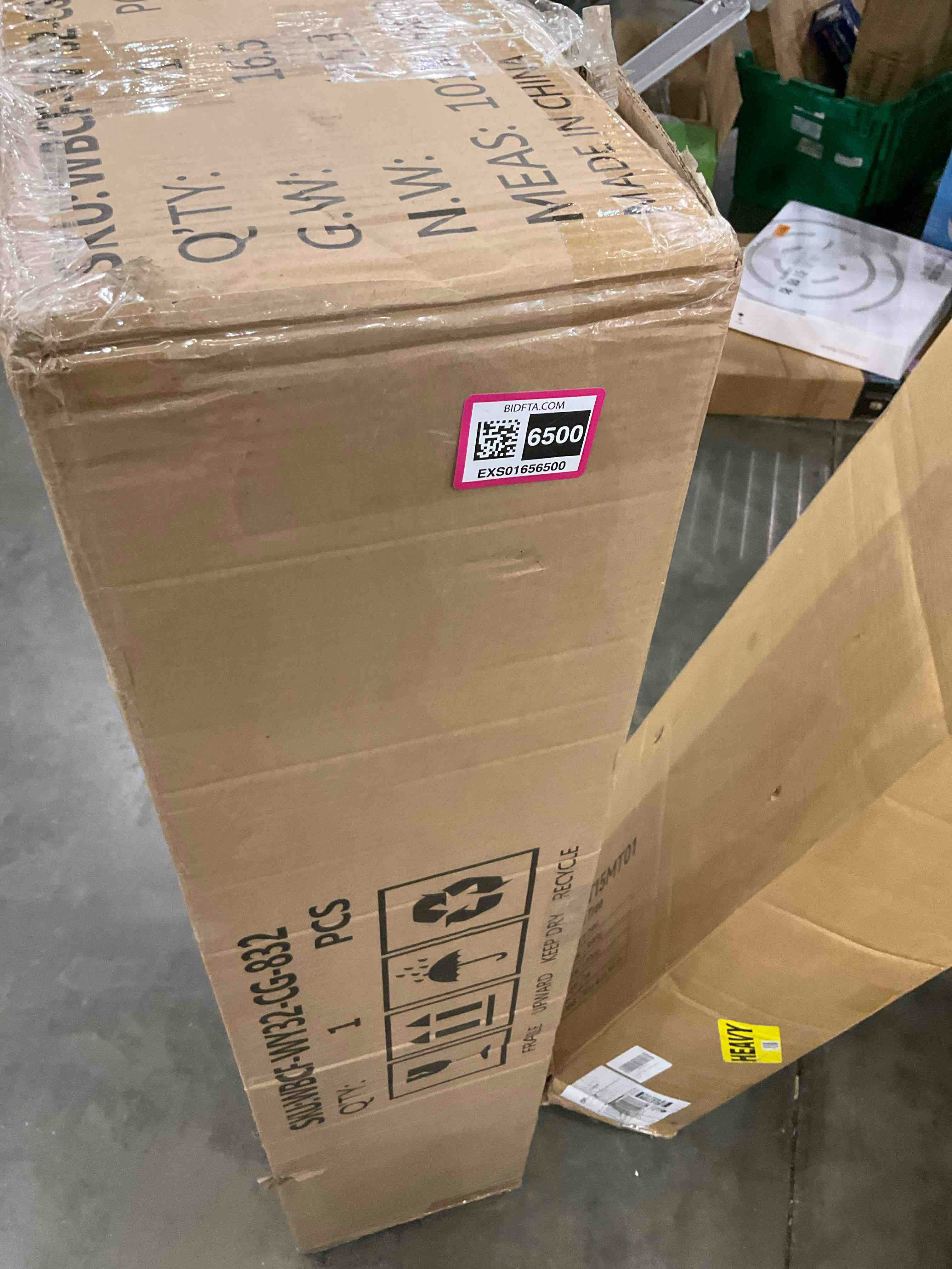 https://s3.amazonaws.com/lotting-images-prod/BargainHunt/EXS01656500_1720452715493.jpeg