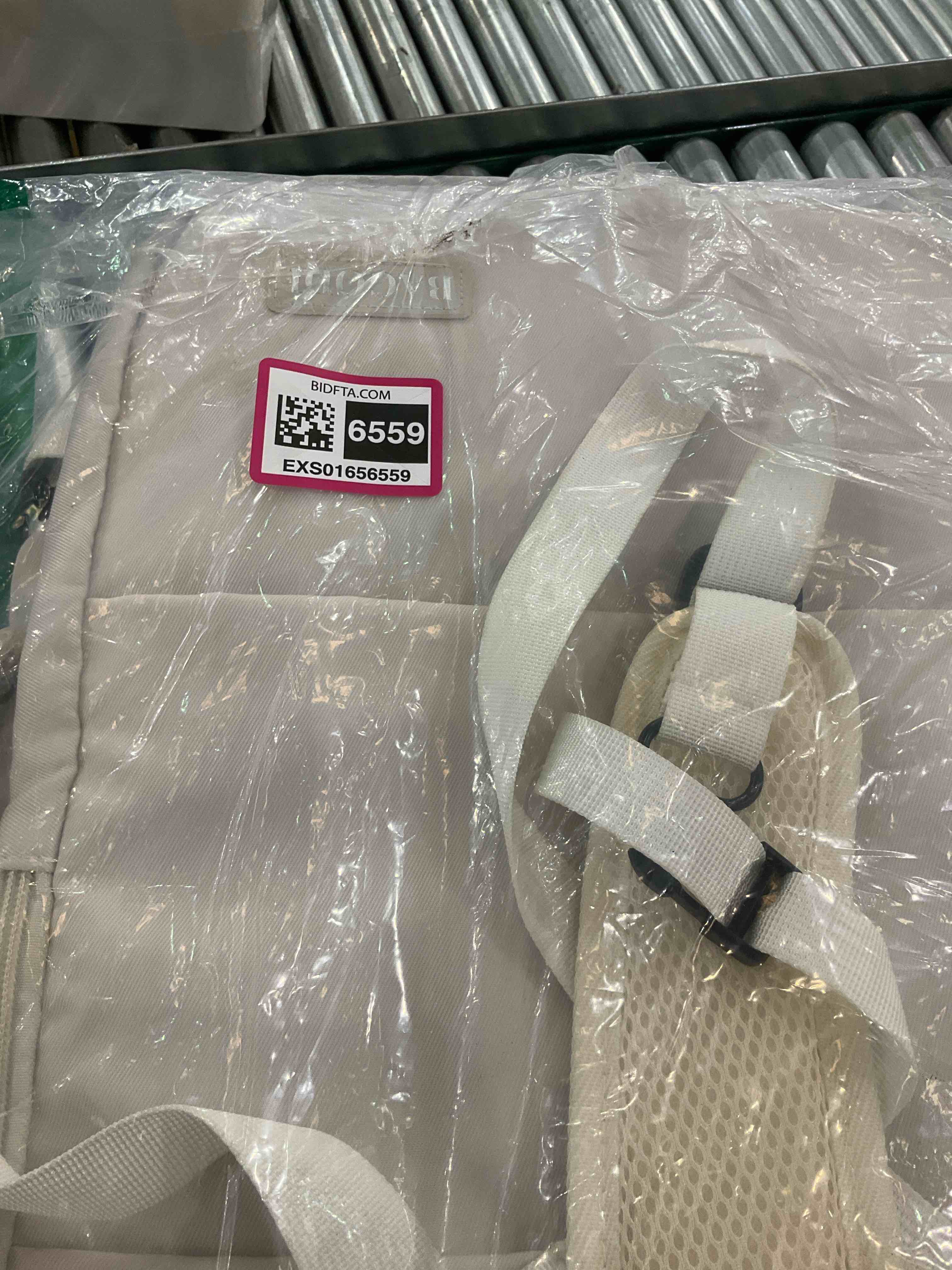 https://s3.amazonaws.com/lotting-images-prod/BargainHunt/EXS01656559_1719928909804.jpeg