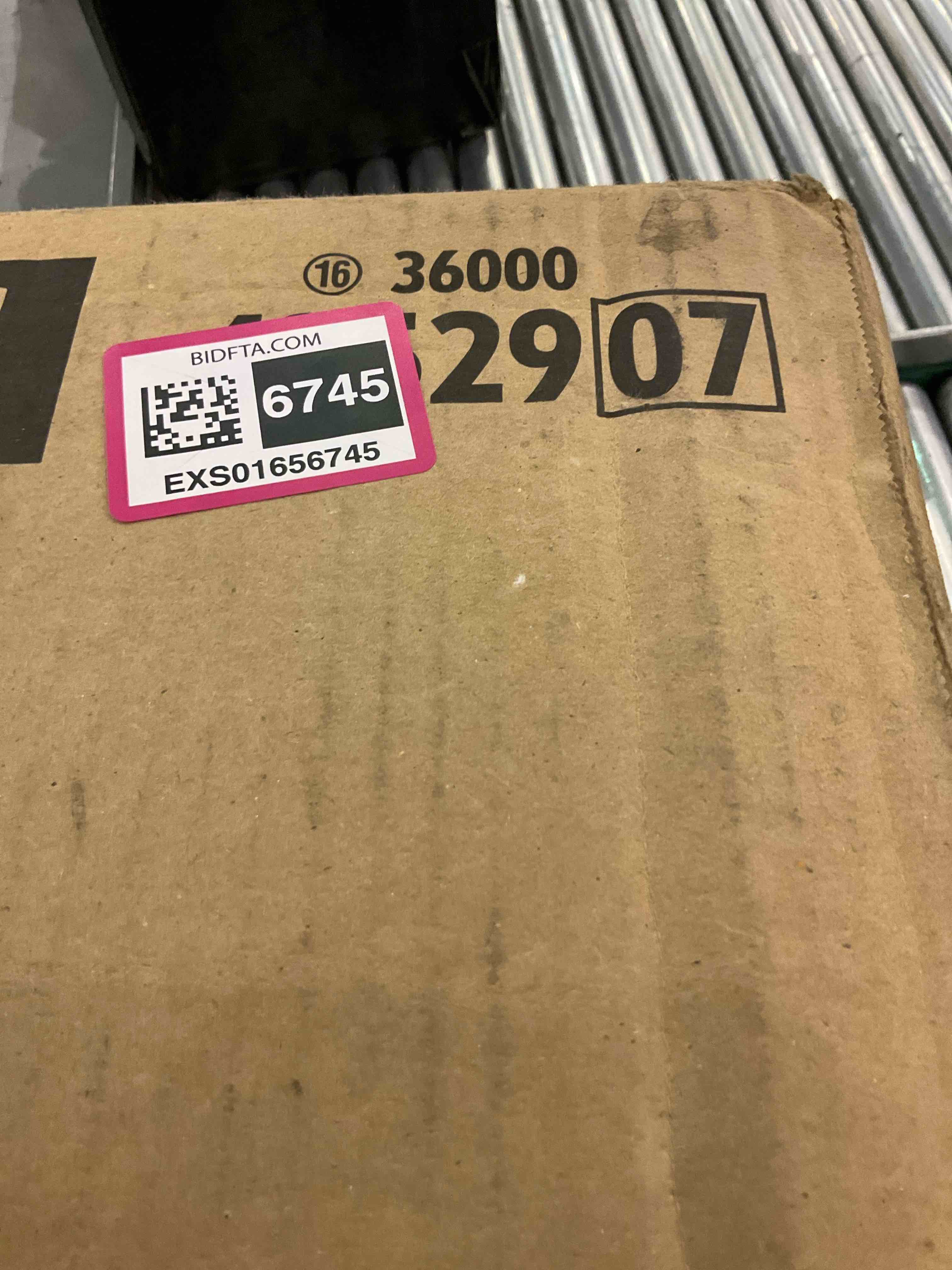 https://s3.amazonaws.com/lotting-images-prod/BargainHunt/EXS01656745_1720439026452.jpeg