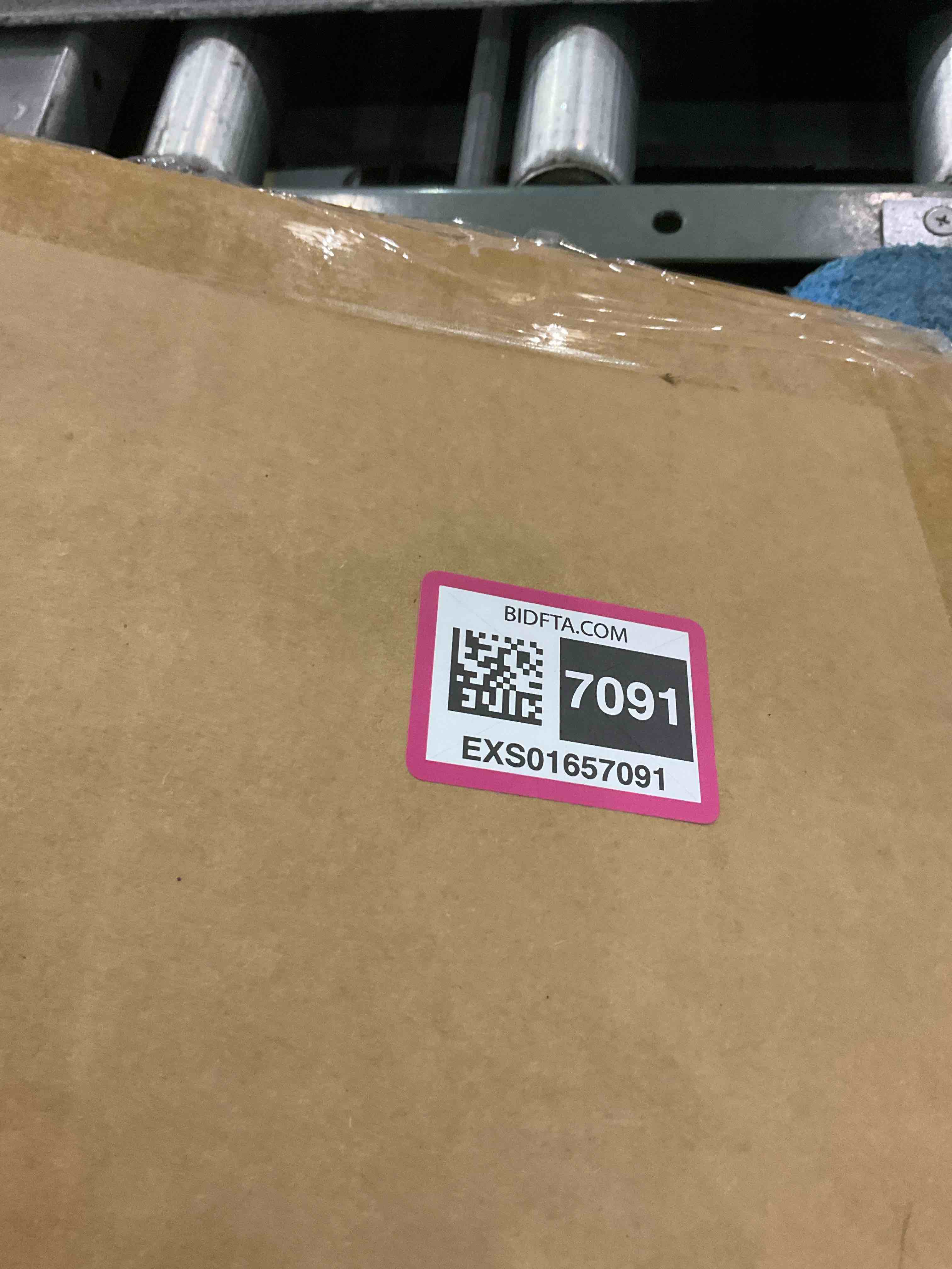 https://s3.amazonaws.com/lotting-images-prod/BargainHunt/EXS01657091_1721735222772.jpeg