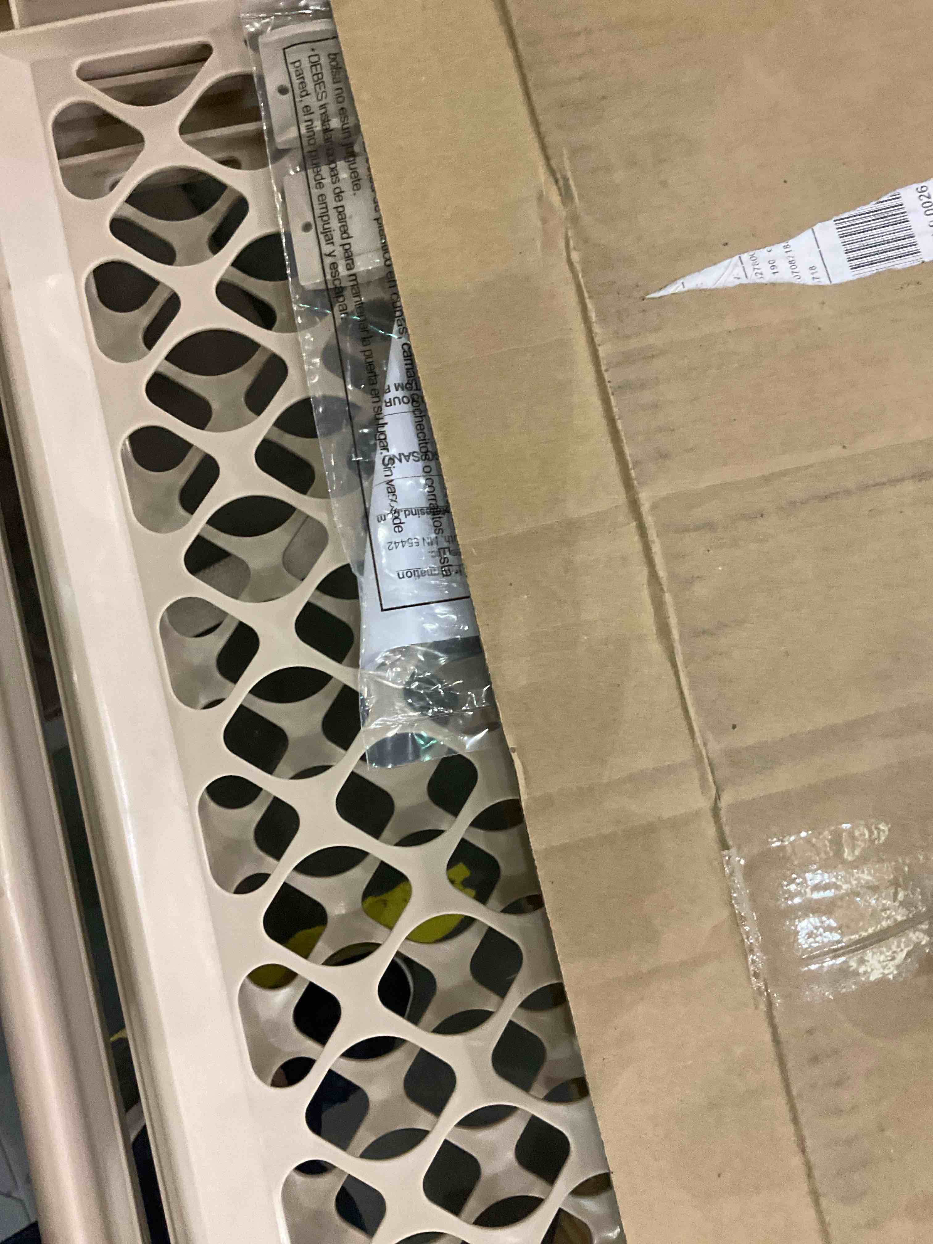 https://s3.amazonaws.com/lotting-images-prod/BargainHunt/EXS01657126_1721743253757.jpeg