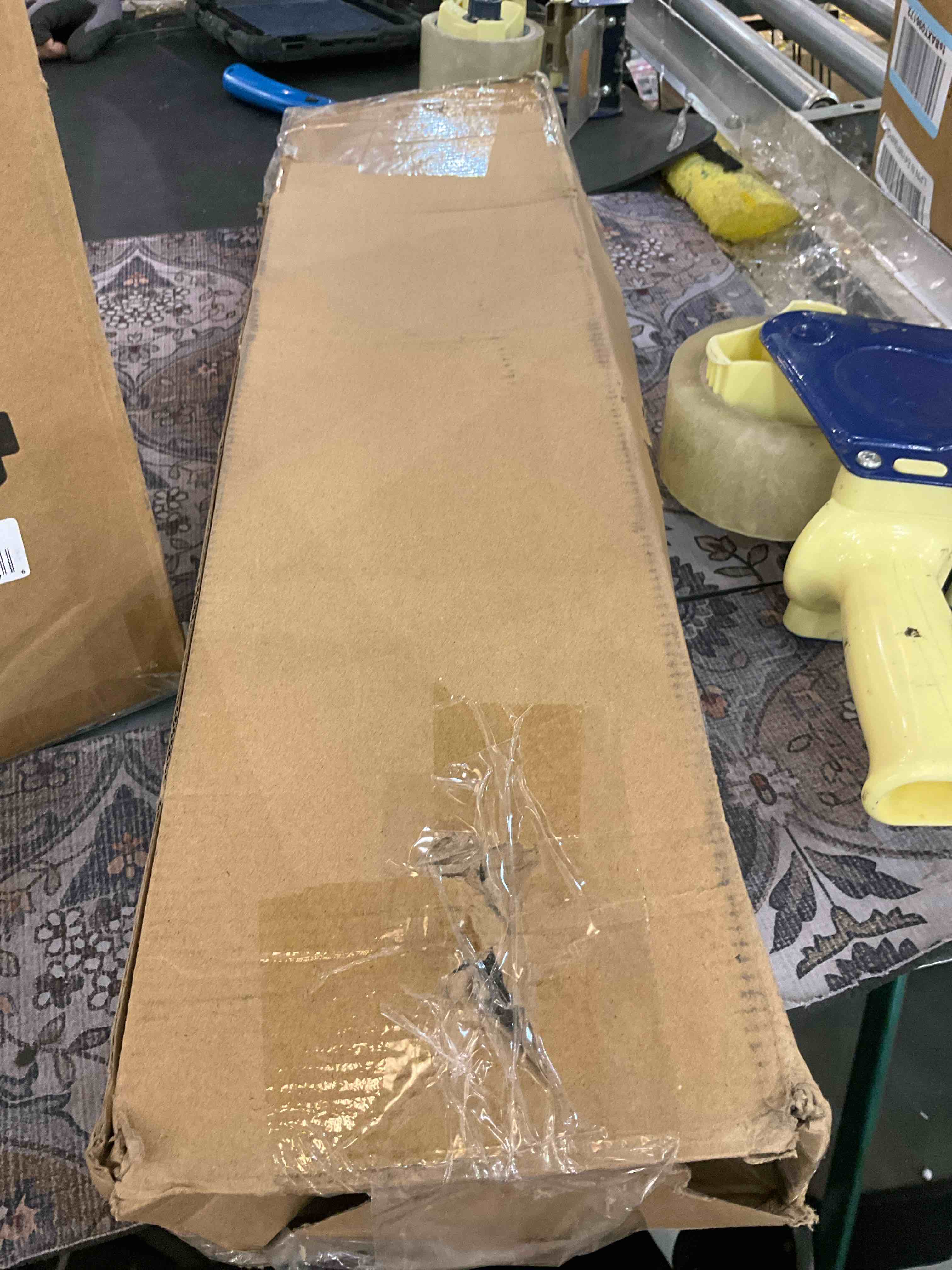 https://s3.amazonaws.com/lotting-images-prod/BargainHunt/EXS01658035_1720536159254.jpeg