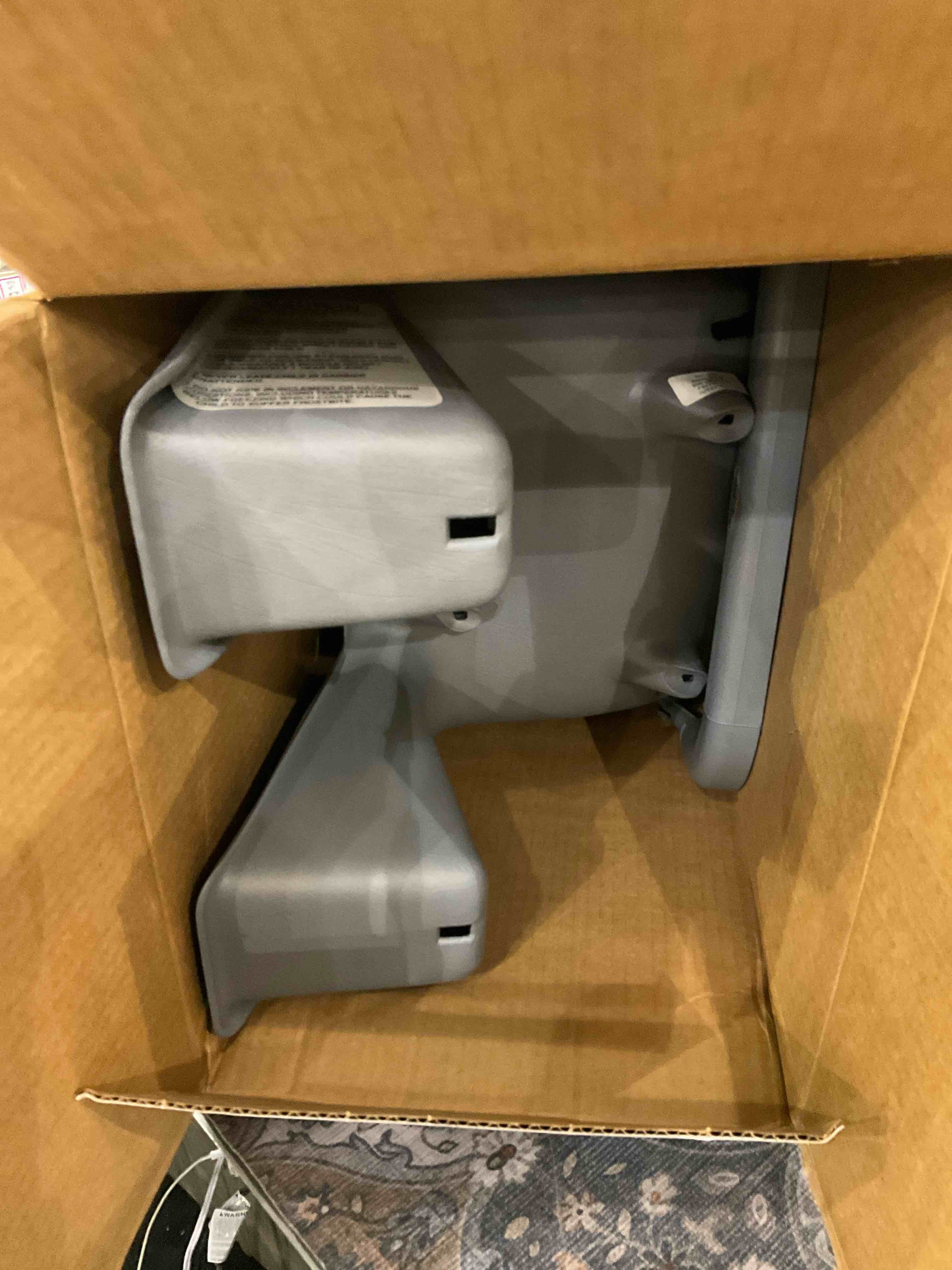 https://s3.amazonaws.com/lotting-images-prod/BargainHunt/EXS01658197_1720704719062.jpeg