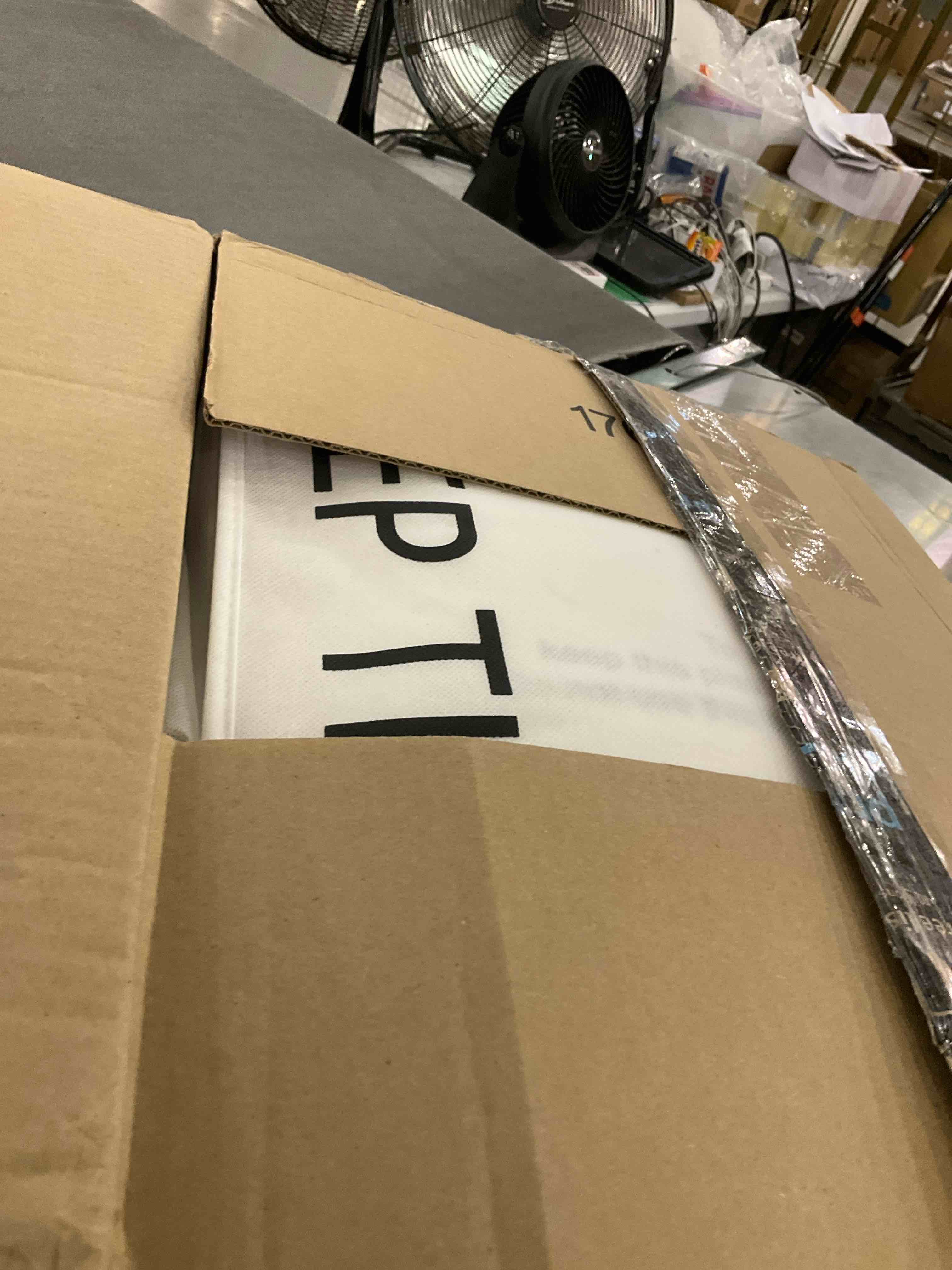 https://s3.amazonaws.com/lotting-images-prod/BargainHunt/EXS01658755_1720551340519.jpeg