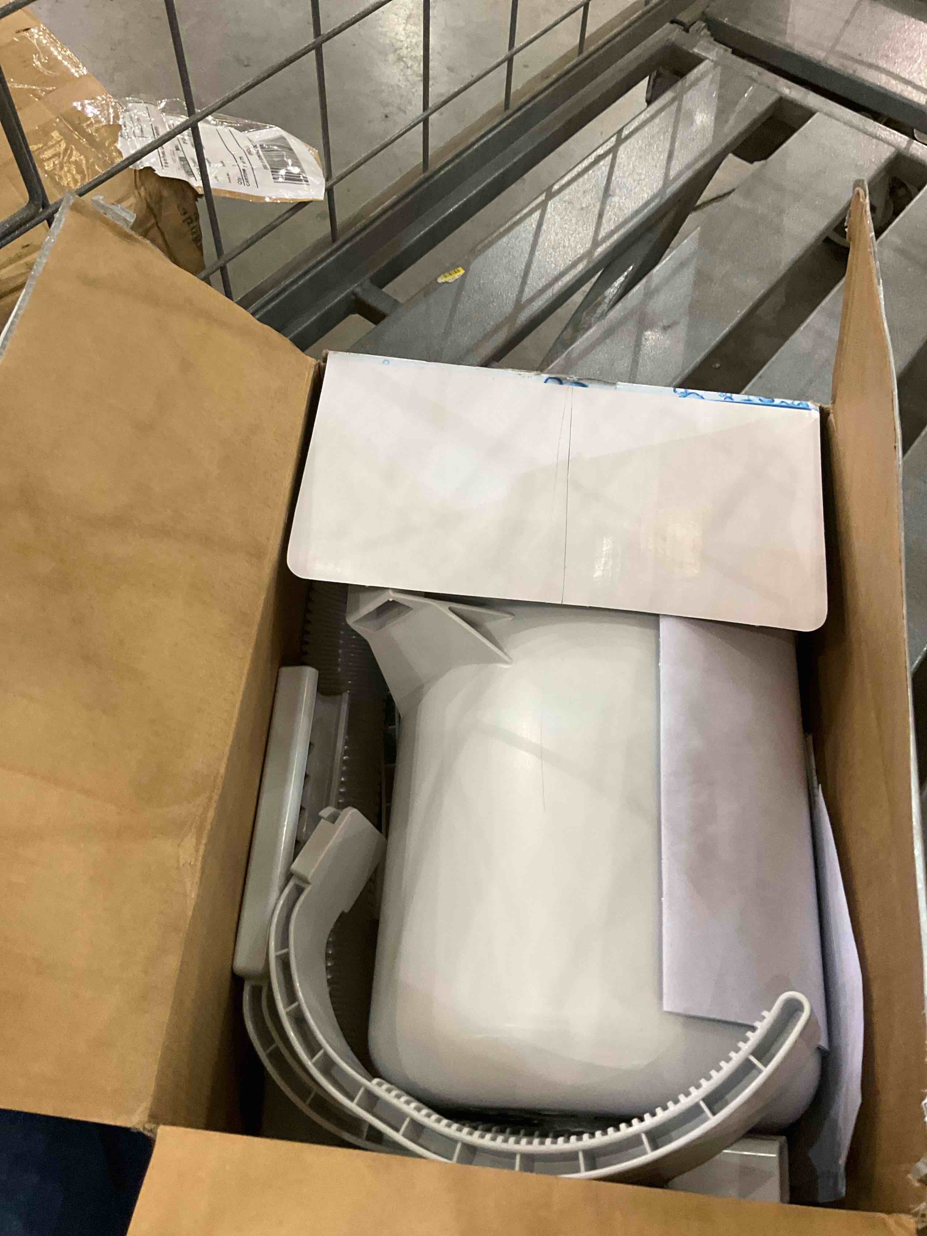 https://s3.amazonaws.com/lotting-images-prod/BargainHunt/EXS01658845_1720620745407.jpeg
