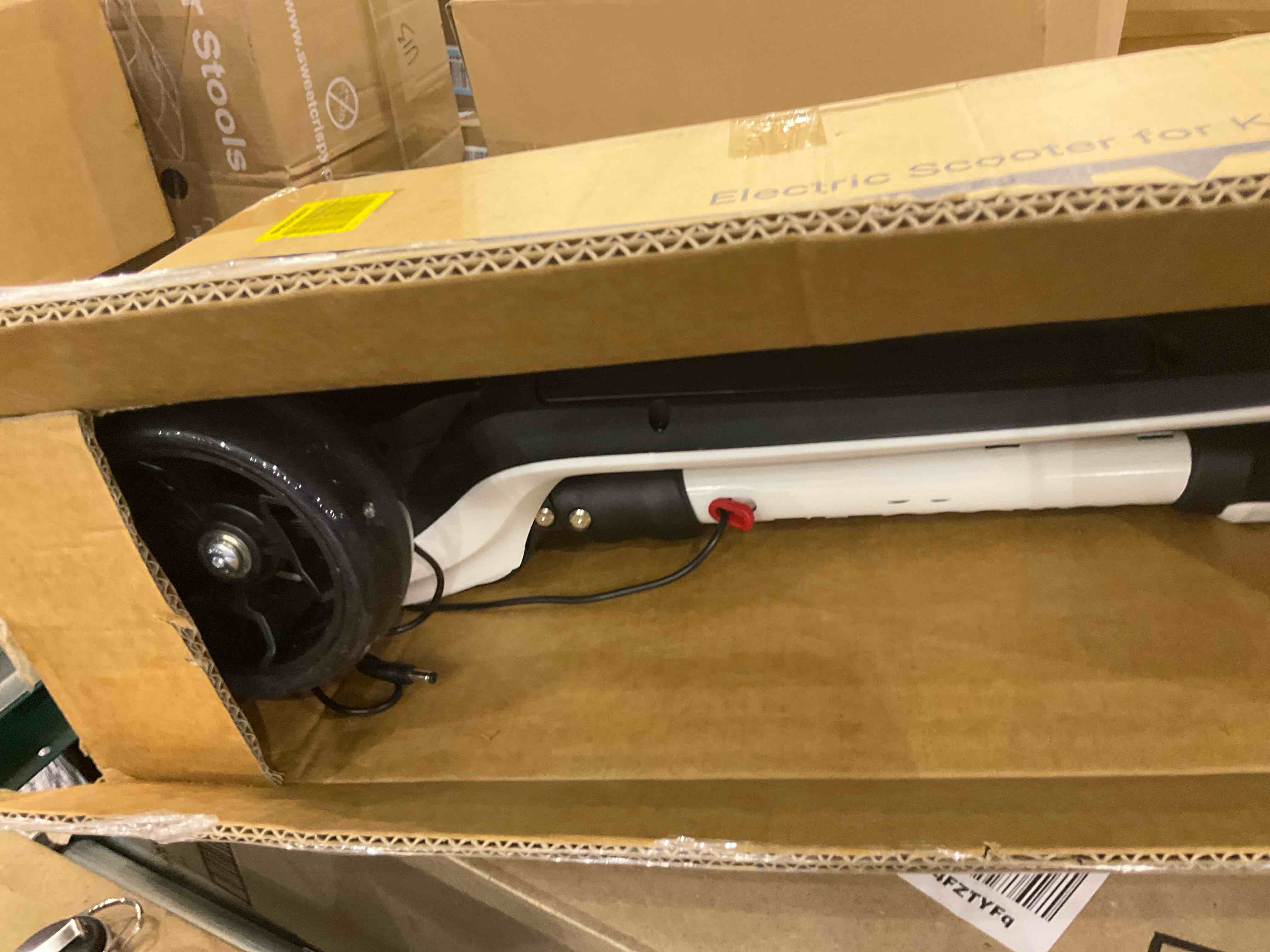 https://s3.amazonaws.com/lotting-images-prod/BargainHunt/EXS01658999_1720700111497.jpeg