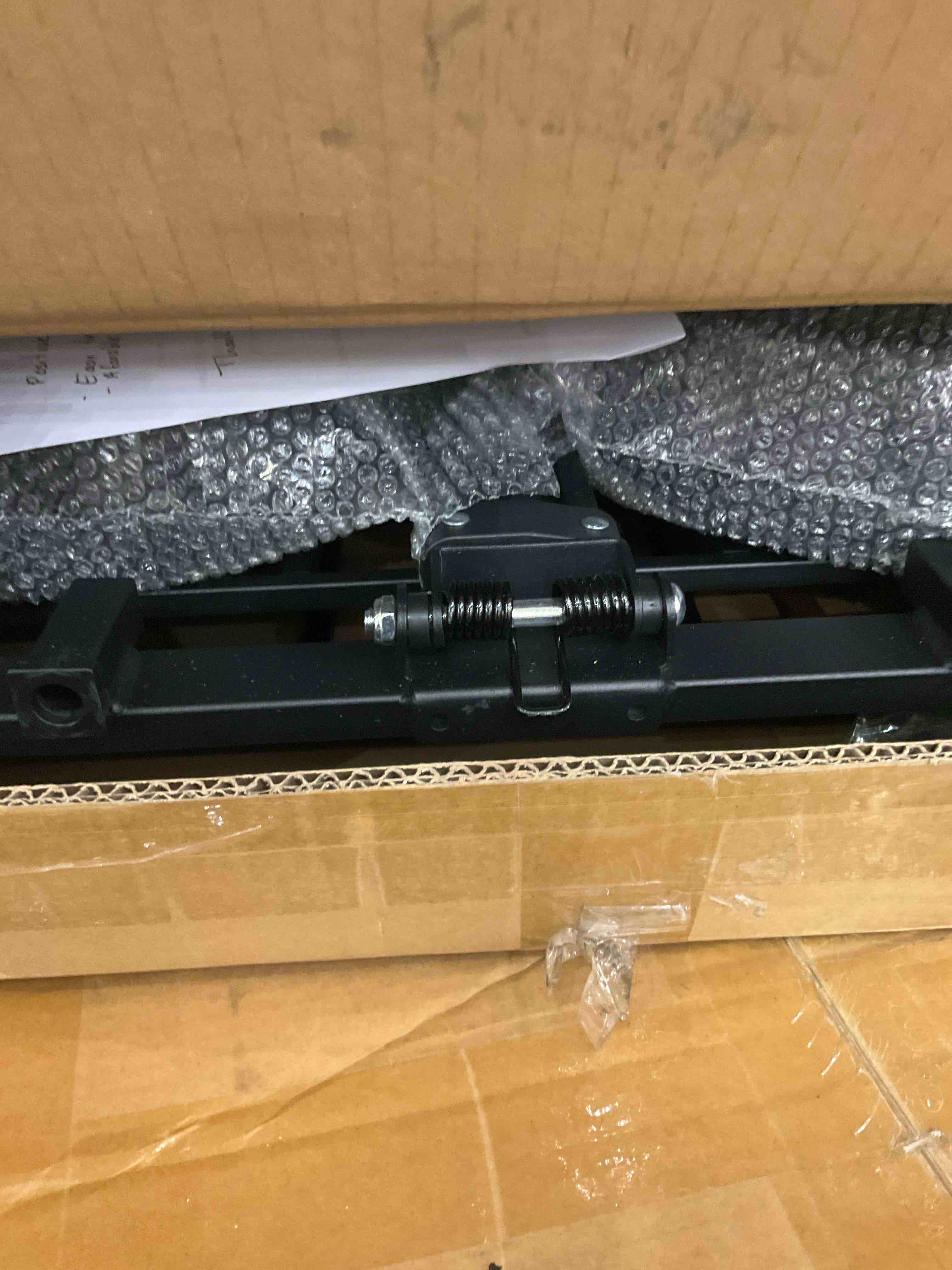 https://s3.amazonaws.com/lotting-images-prod/BargainHunt/EXS01659142_1720449646745.jpeg