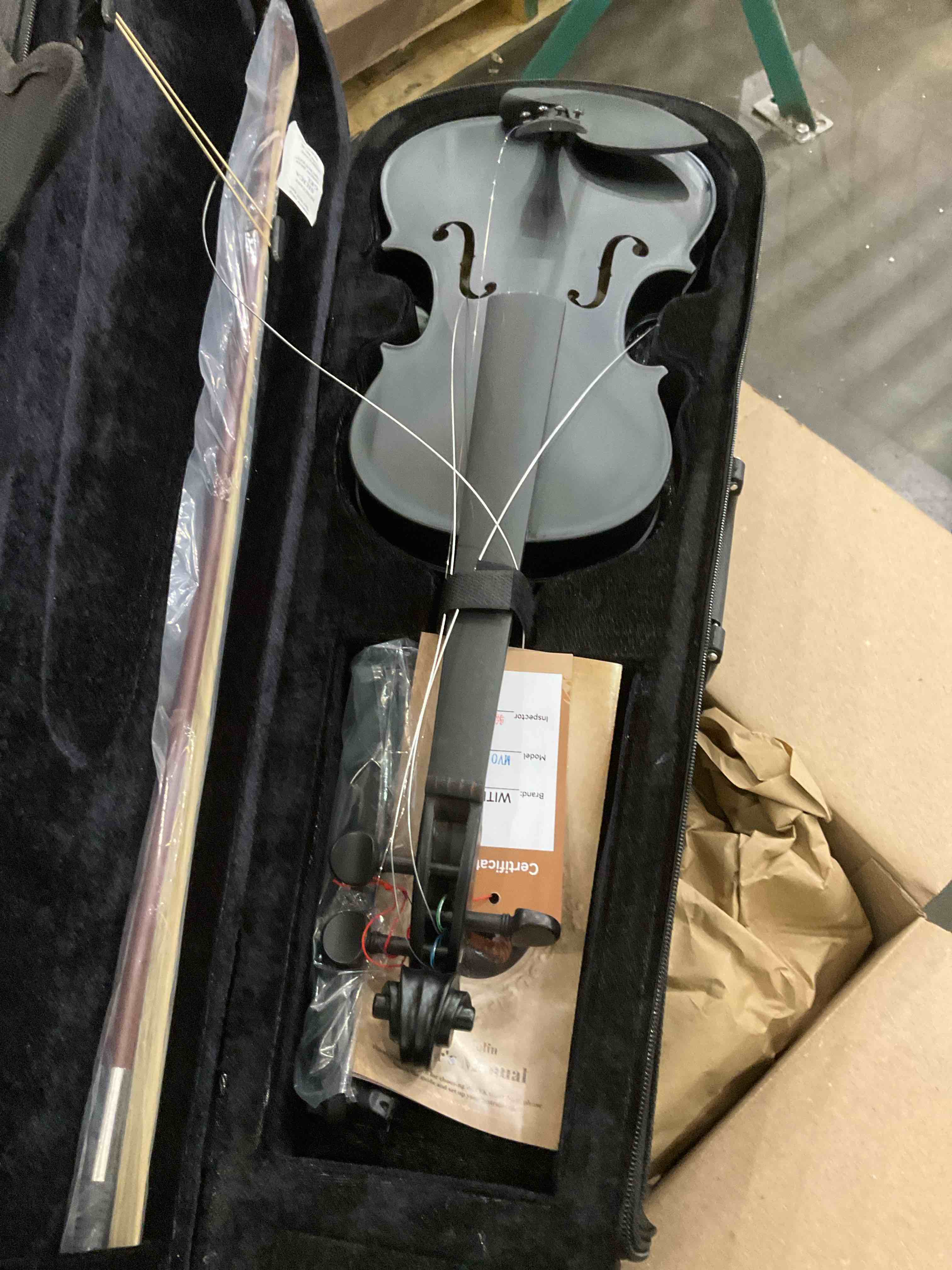 https://s3.amazonaws.com/lotting-images-prod/BargainHunt/EXS01659146_1720450710606.jpeg