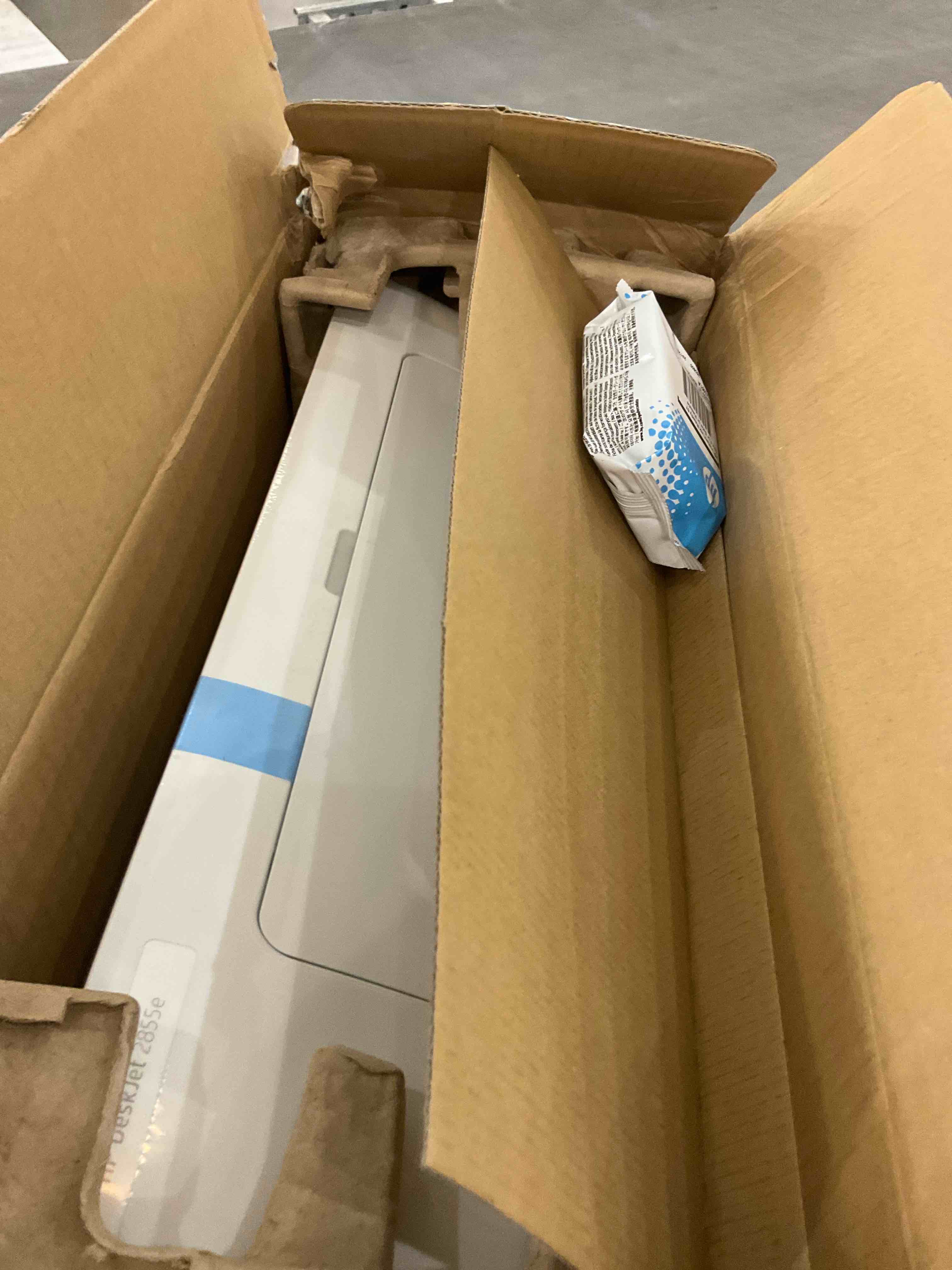 https://s3.amazonaws.com/lotting-images-prod/BargainHunt/EXS01659477_1720709452047.jpeg