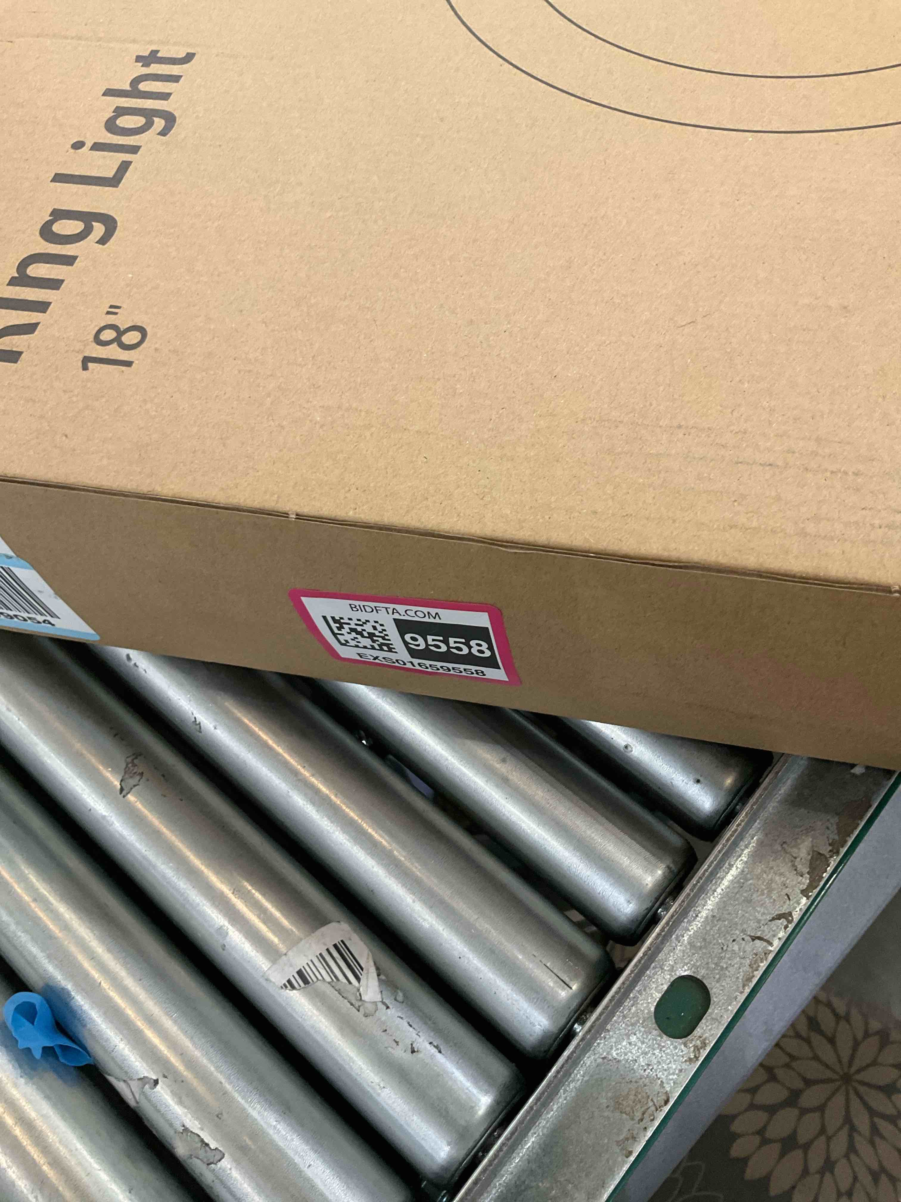 https://s3.amazonaws.com/lotting-images-prod/BargainHunt/EXS01659558_1720631399653.jpeg