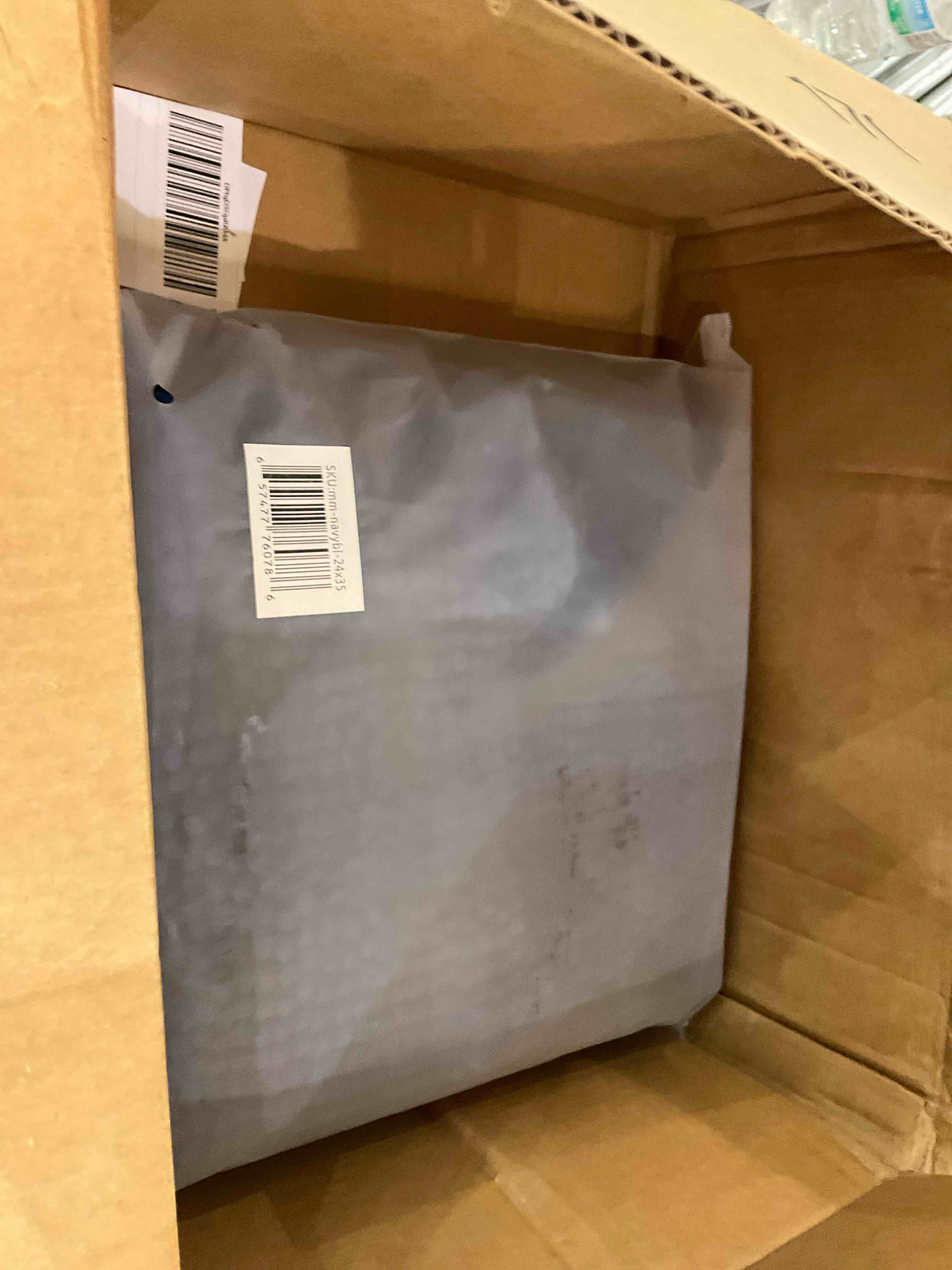 https://s3.amazonaws.com/lotting-images-prod/BargainHunt/EXS01659714_1721058320322.jpeg
