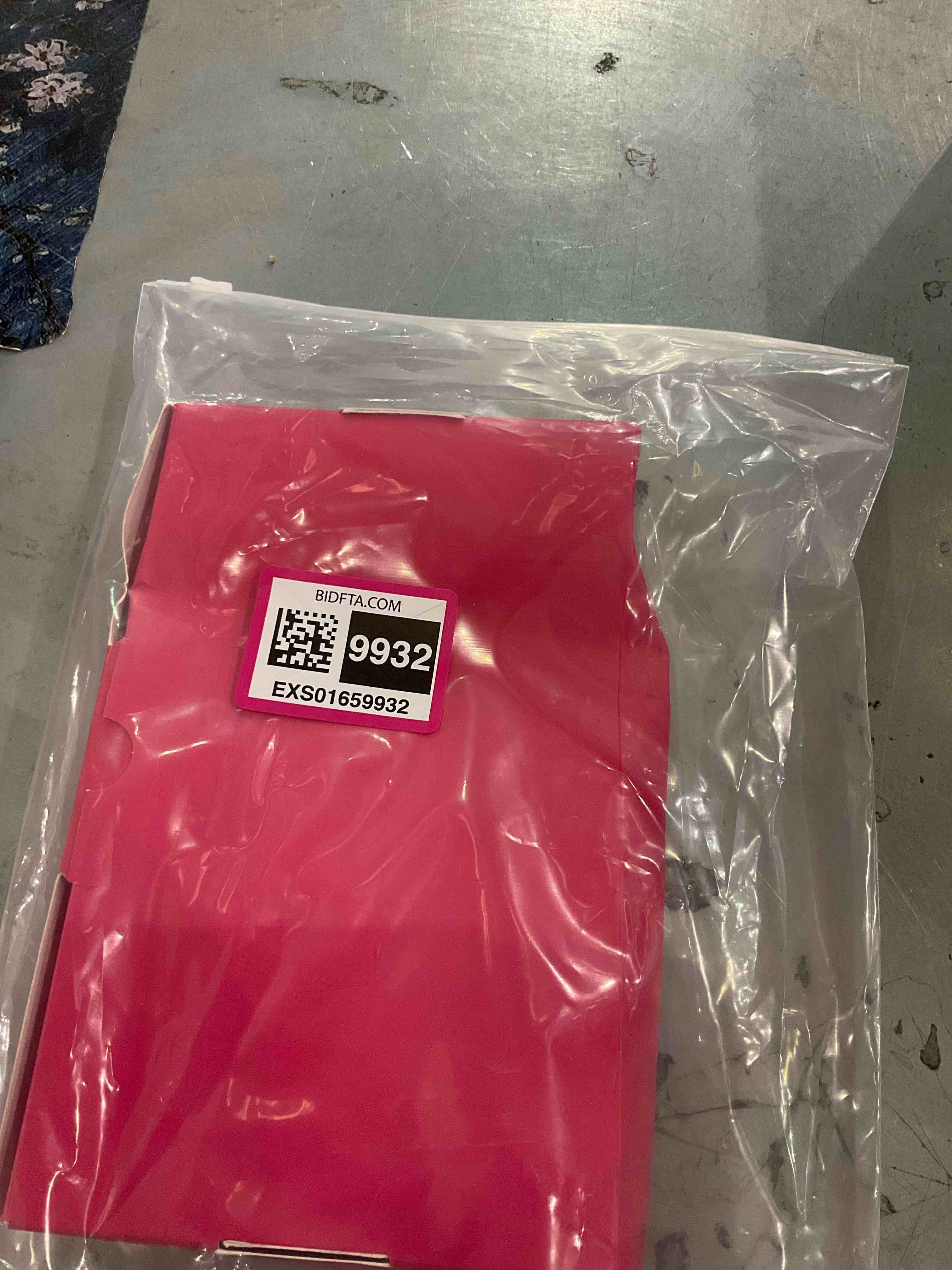 https://s3.amazonaws.com/lotting-images-prod/BargainHunt/EXS01659932_1721649707541.jpeg