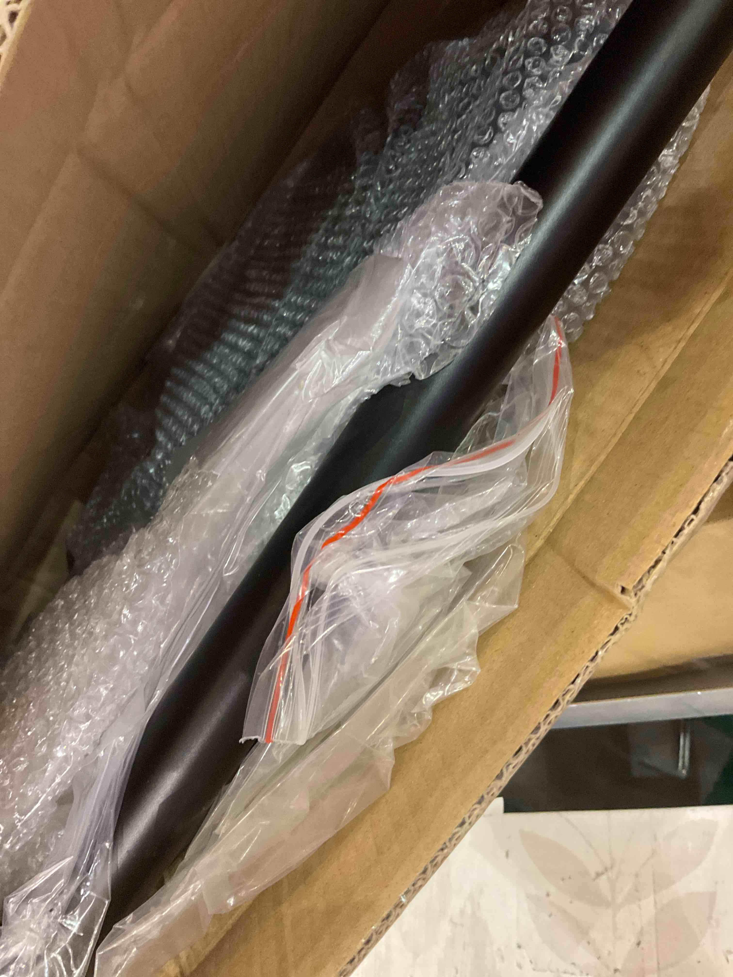https://s3.amazonaws.com/lotting-images-prod/BargainHunt/EXS01660233_1718887777285.jpeg