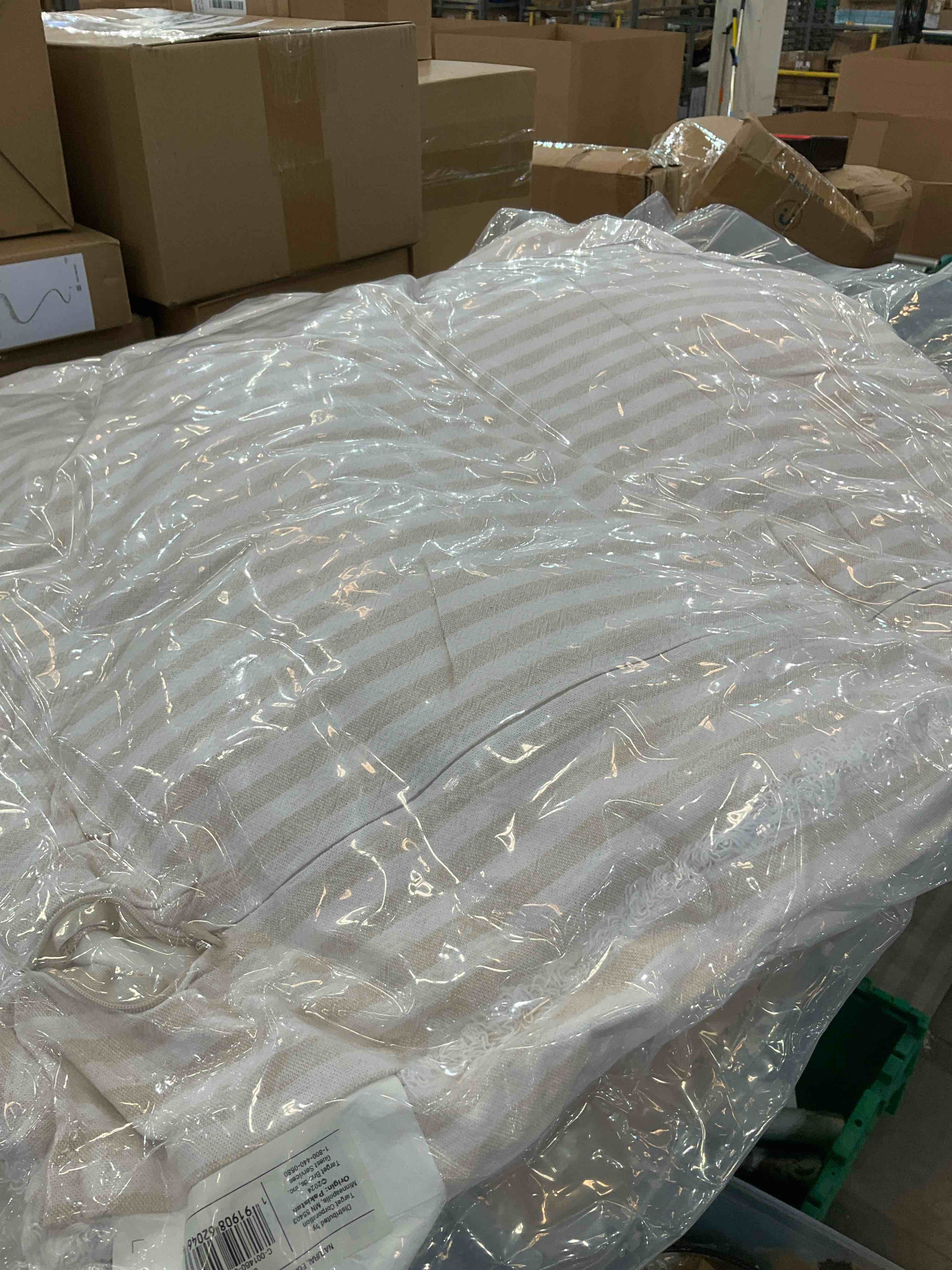 https://s3.amazonaws.com/lotting-images-prod/BargainHunt/EXS01660333_1718905131695.jpeg
