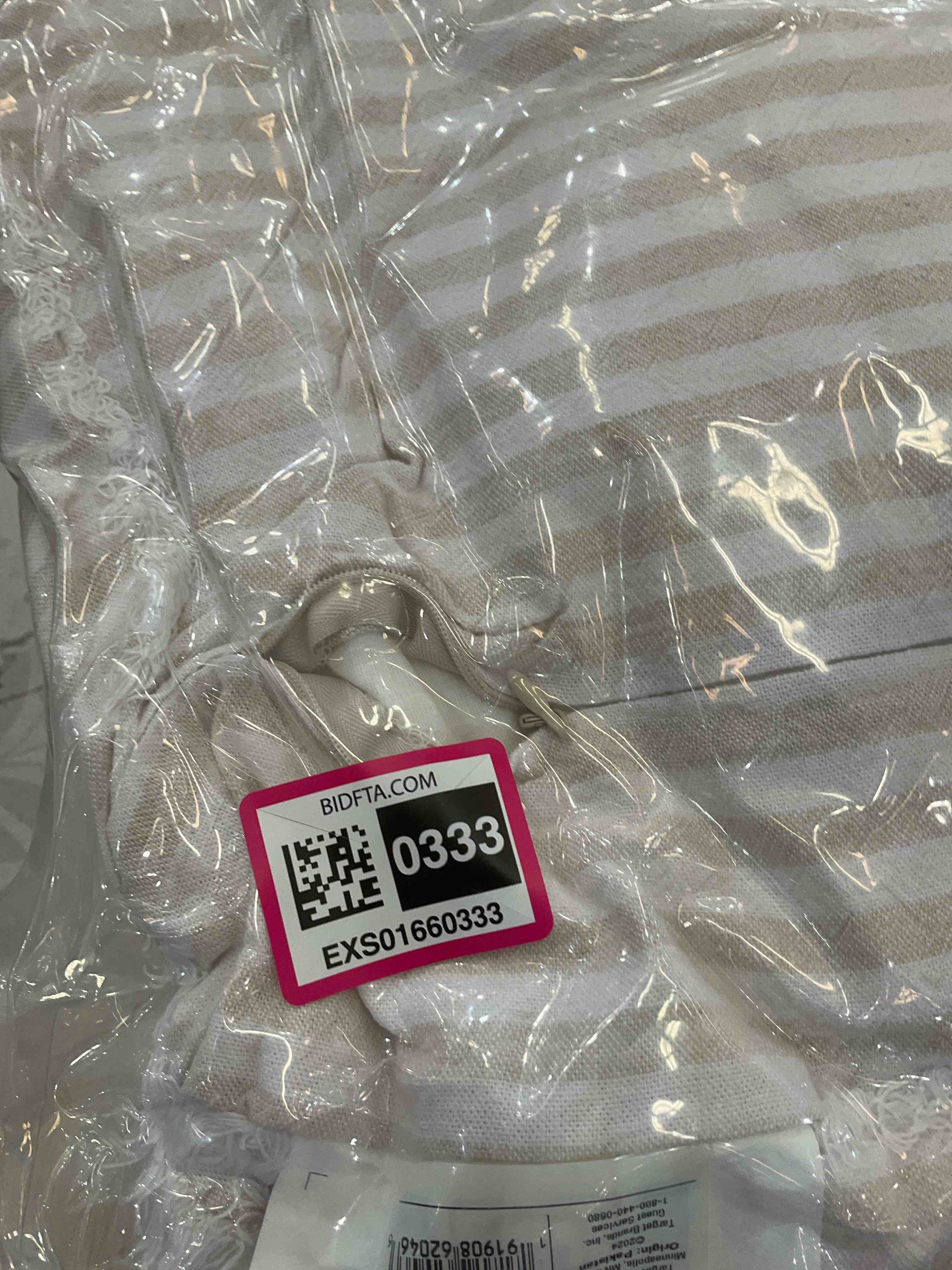 https://s3.amazonaws.com/lotting-images-prod/BargainHunt/EXS01660333_1718905137390.jpeg