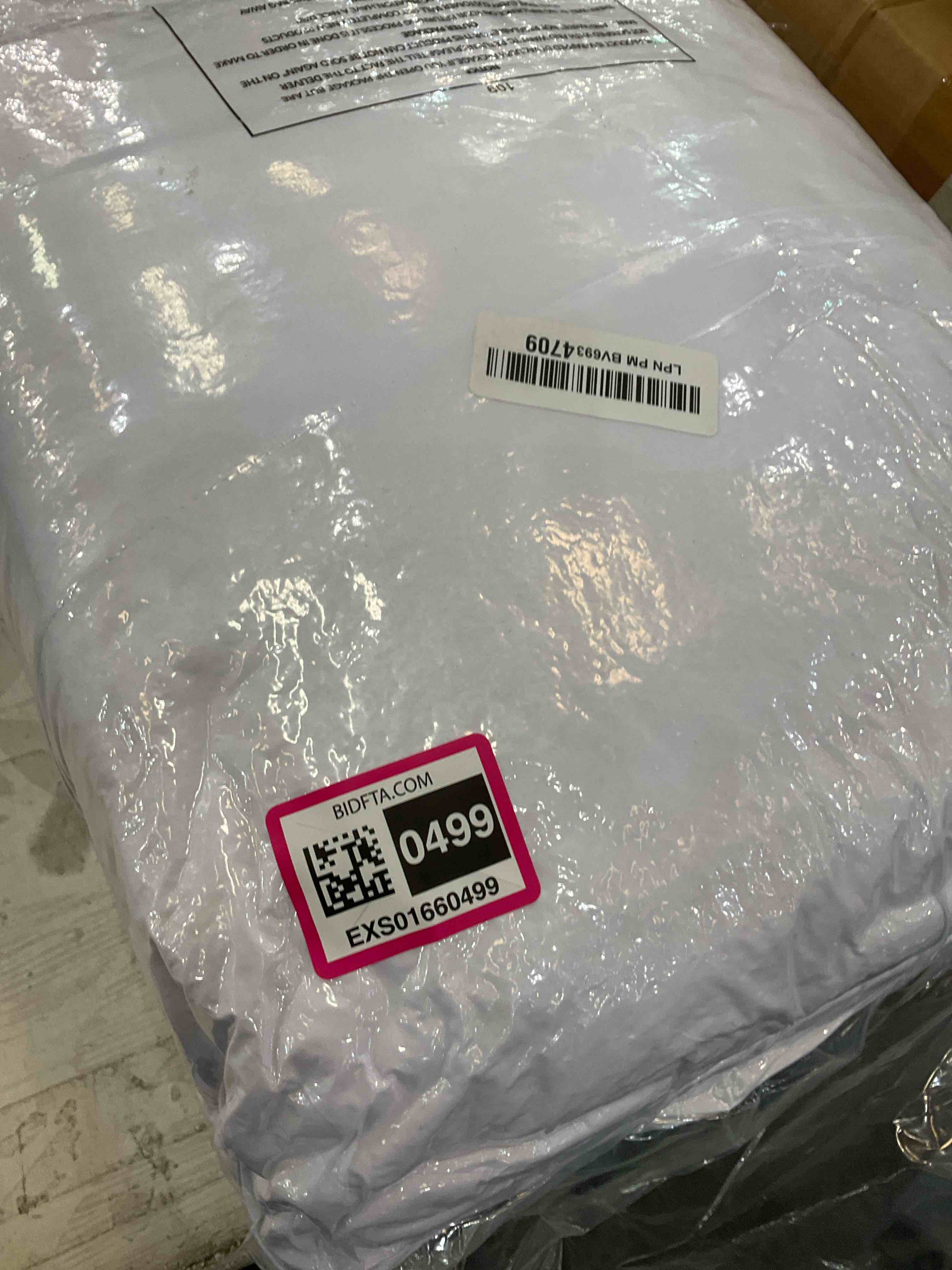https://s3.amazonaws.com/lotting-images-prod/BargainHunt/EXS01660499_1718986534053.jpeg