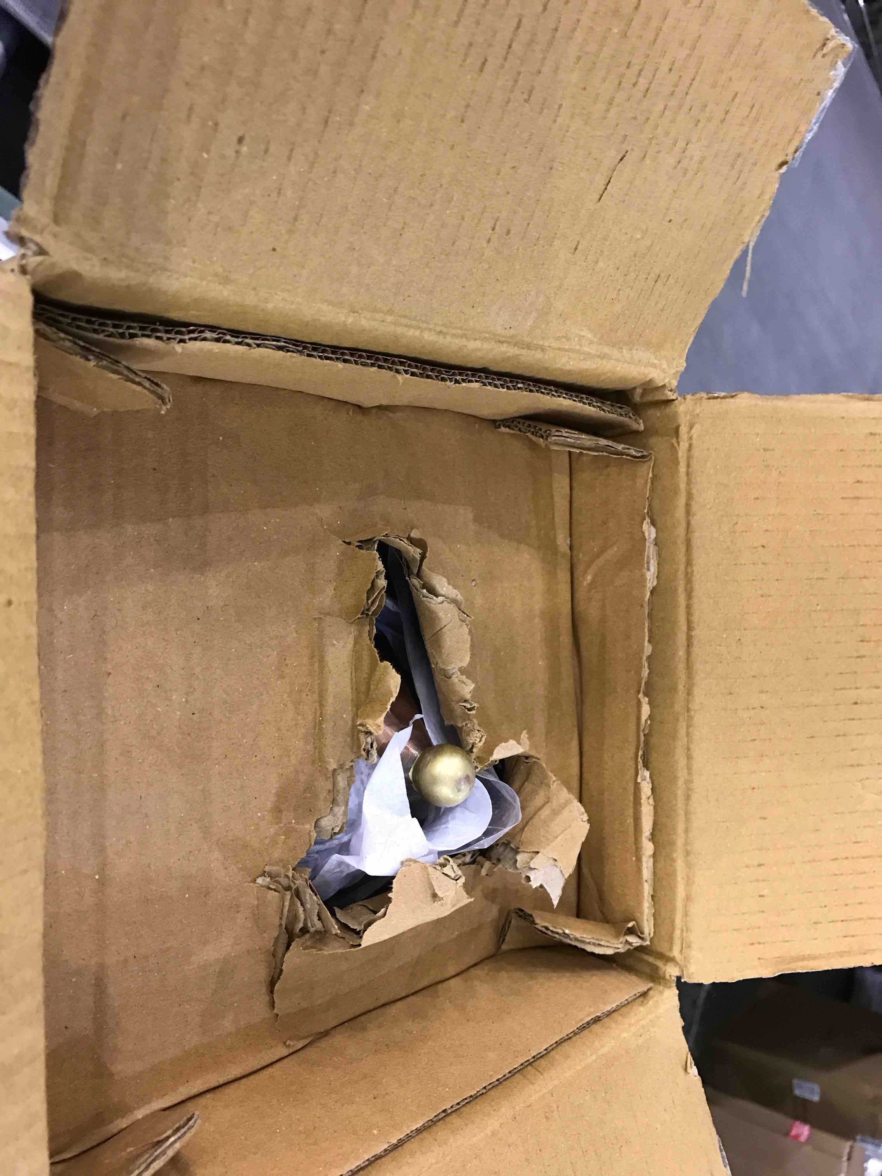 https://s3.amazonaws.com/lotting-images-prod/BargainHunt/EXS01660621_1718711629633.jpeg