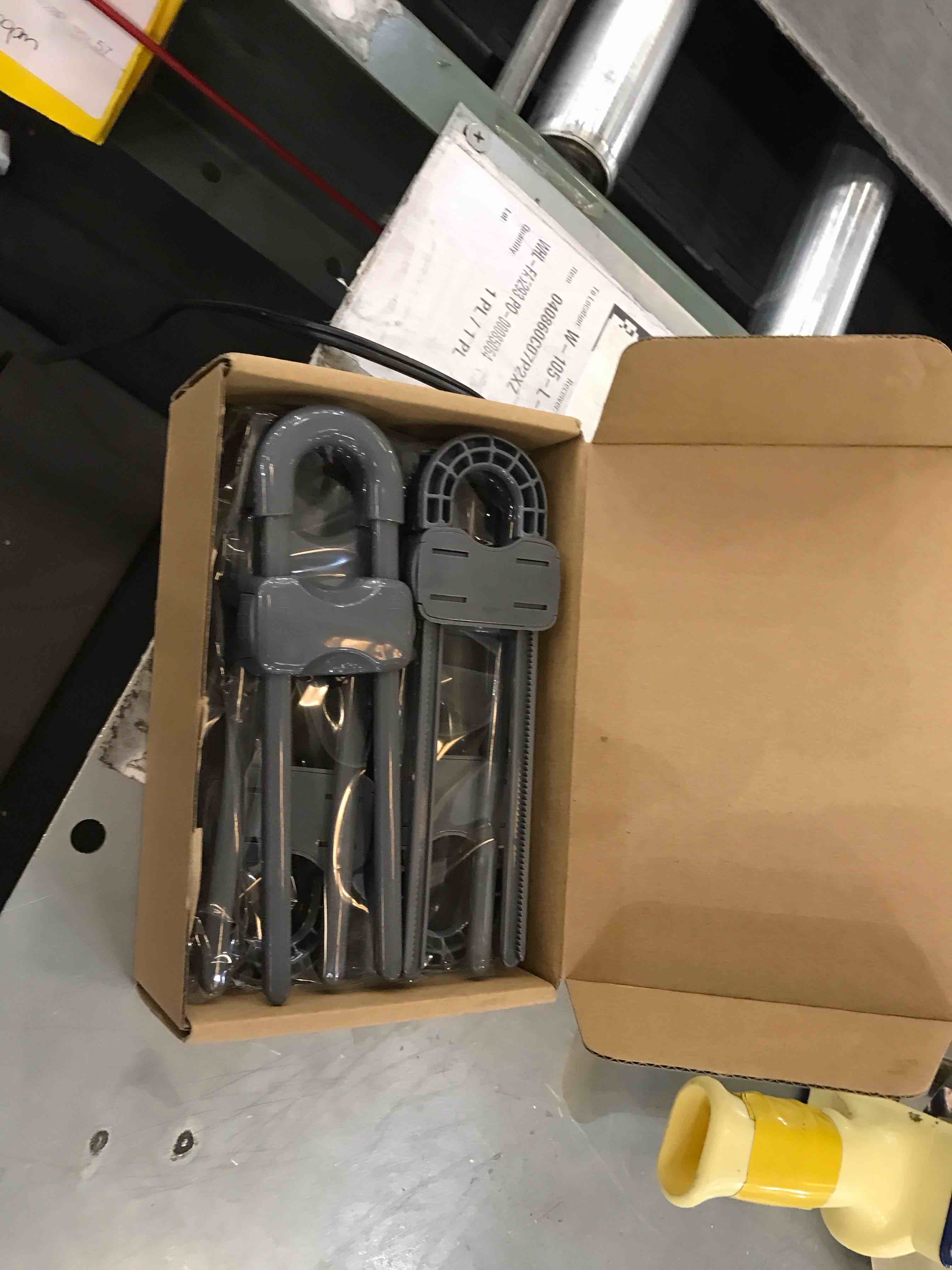 https://s3.amazonaws.com/lotting-images-prod/BargainHunt/EXS01660692_1718724193837.jpeg