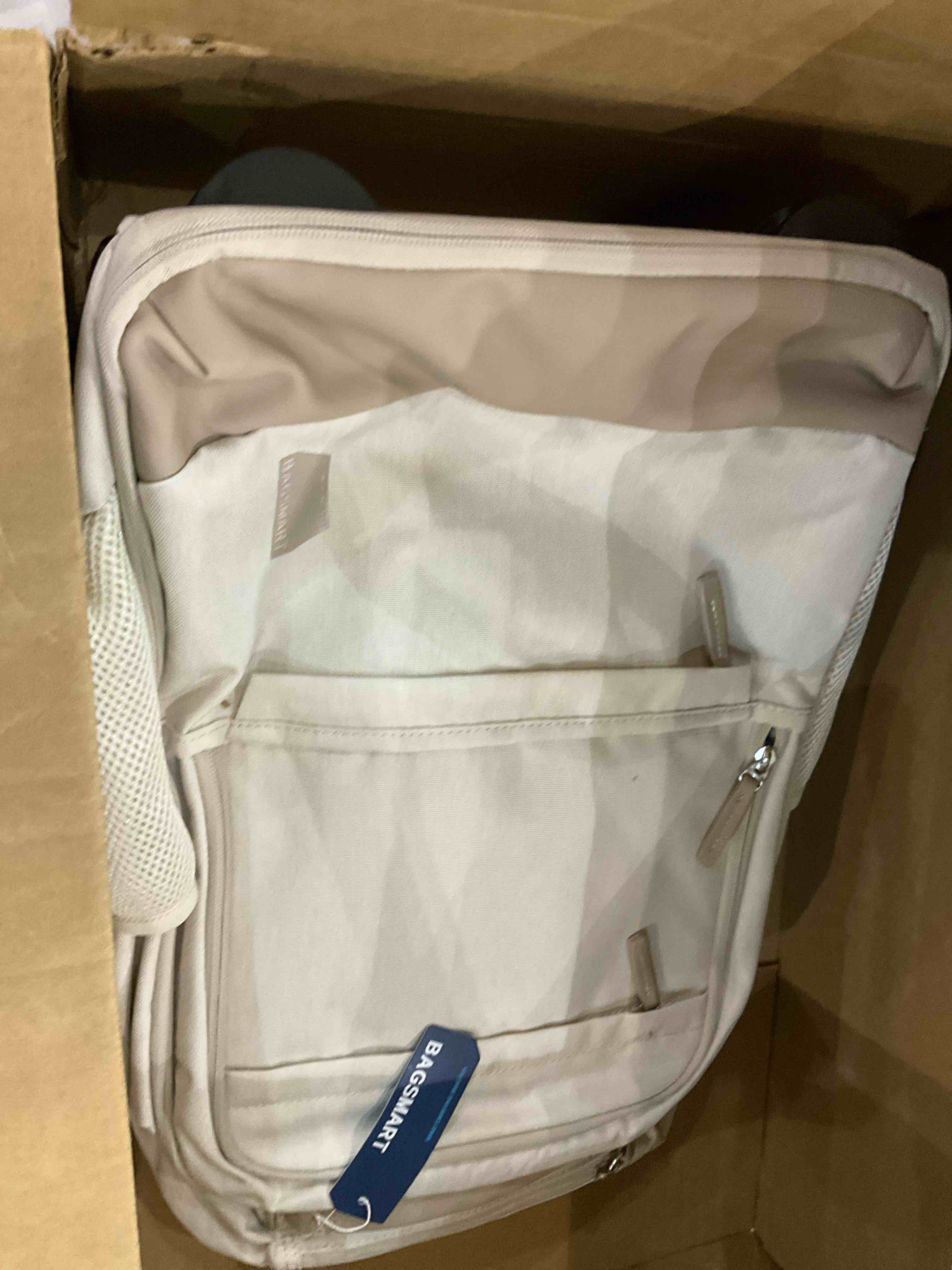 https://s3.amazonaws.com/lotting-images-prod/BargainHunt/EXS01661038_1718711536207.jpeg