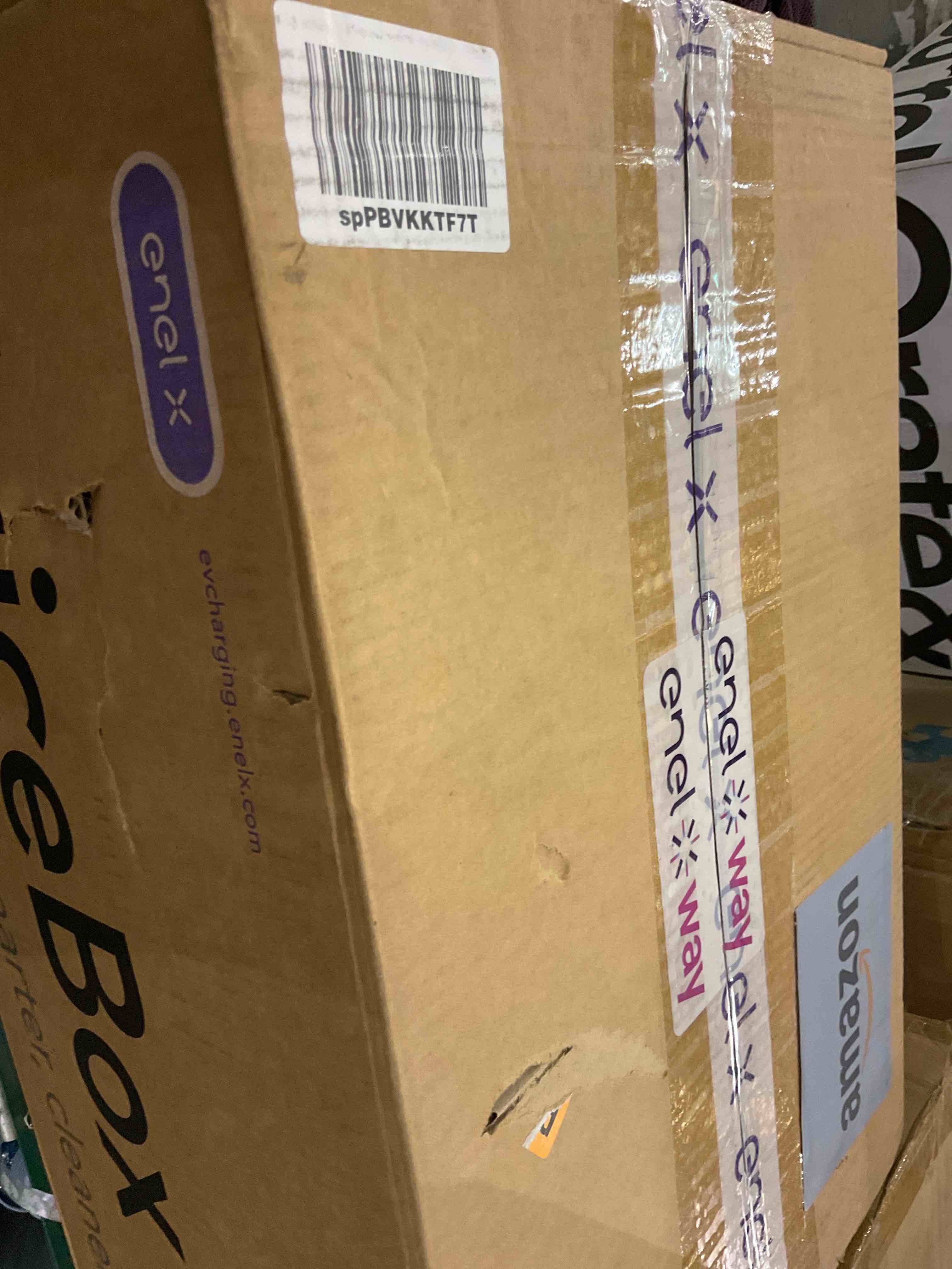 https://s3.amazonaws.com/lotting-images-prod/BargainHunt/EXS01661323_1718975828787.jpeg