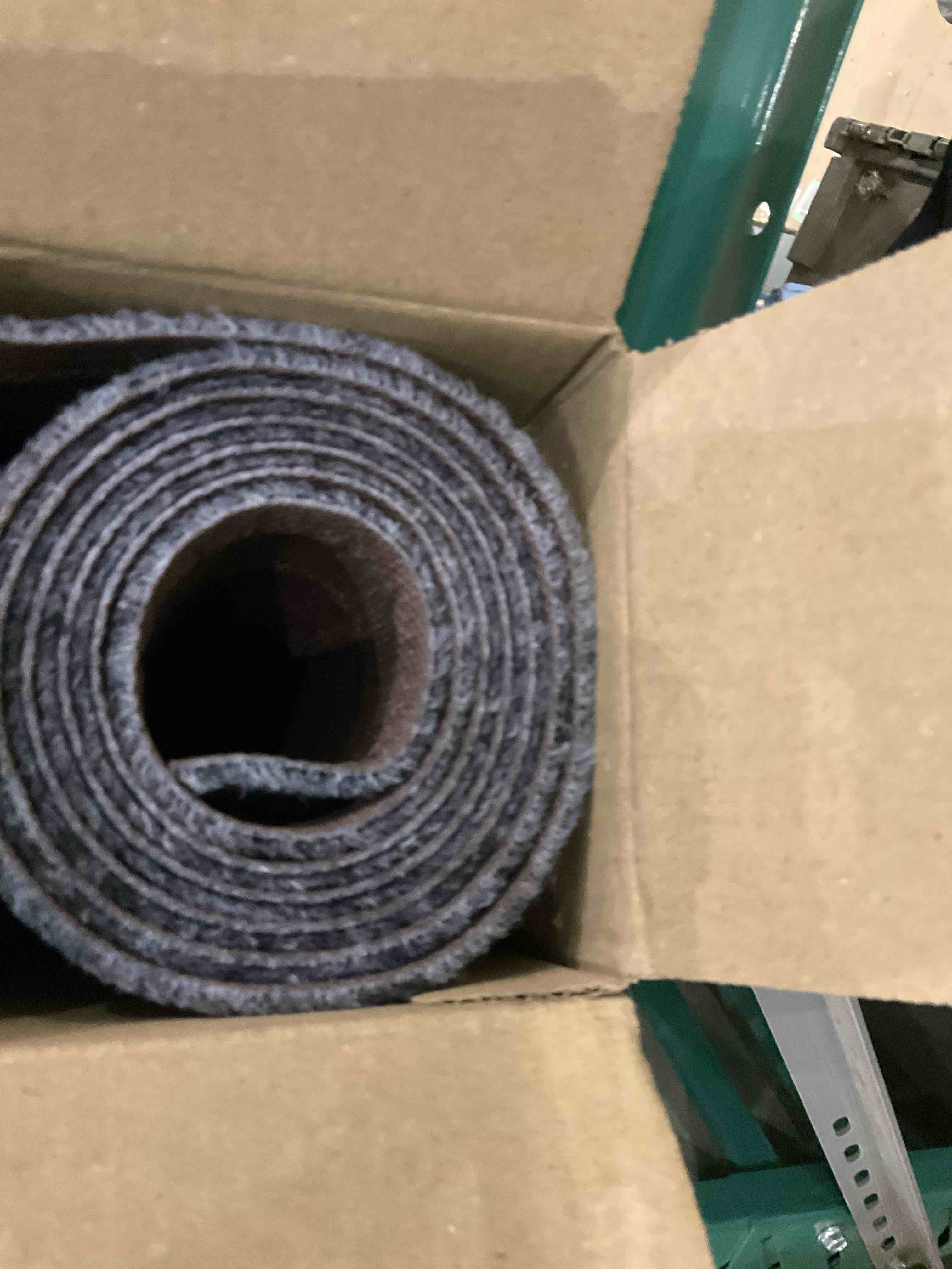https://s3.amazonaws.com/lotting-images-prod/BargainHunt/EXS01661486_1719315816675.jpeg