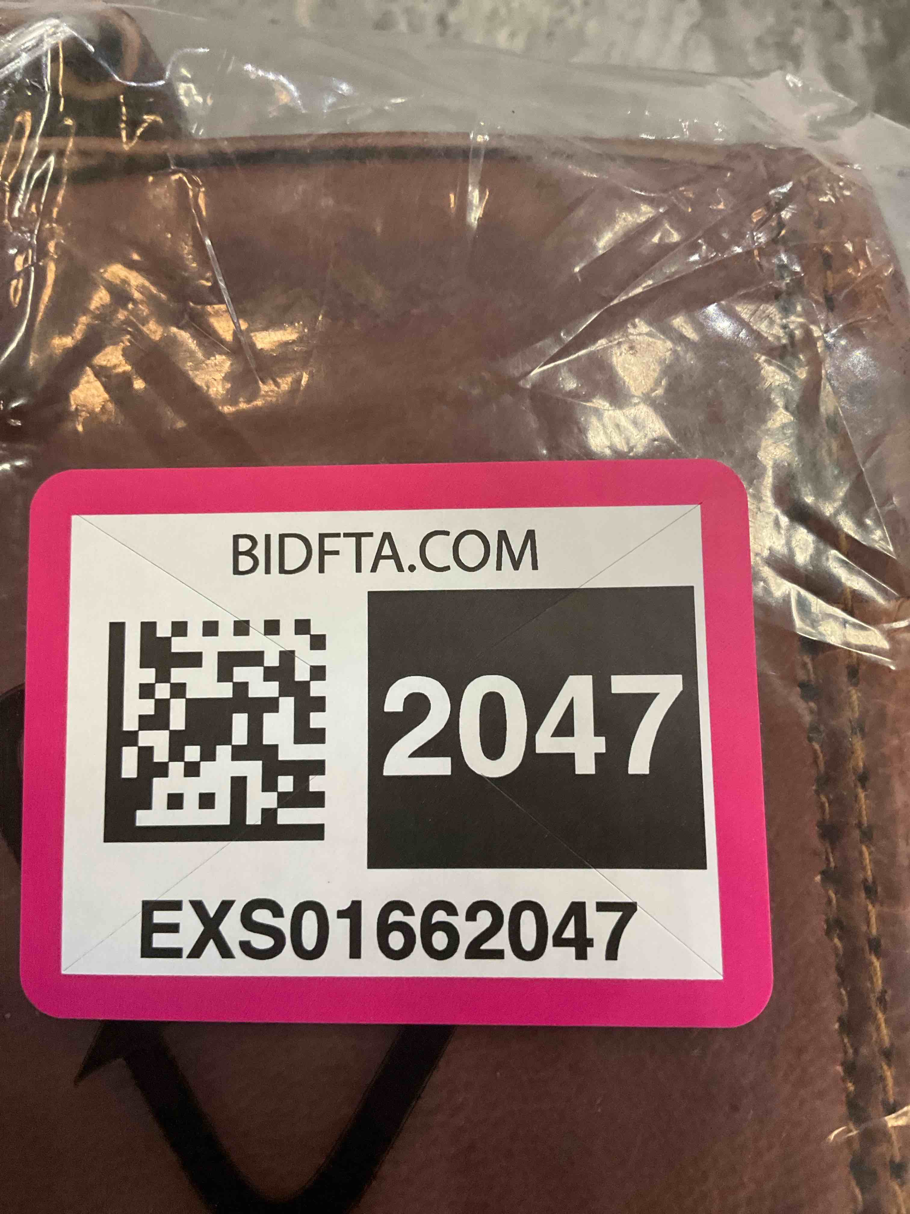 https://s3.amazonaws.com/lotting-images-prod/BargainHunt/EXS01662047_1718731304514.jpeg