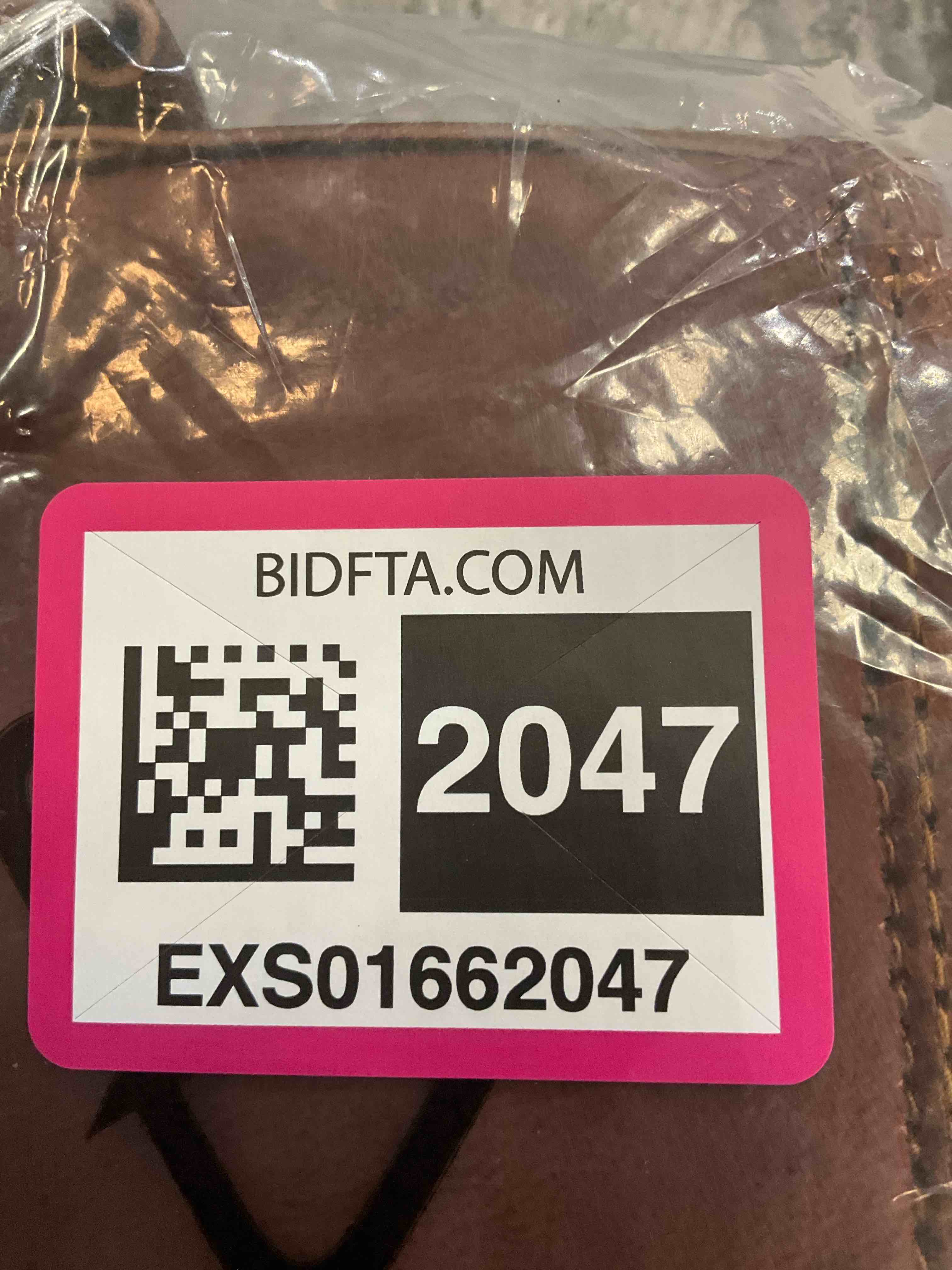 https://s3.amazonaws.com/lotting-images-prod/BargainHunt/EXS01662047_1718731305612.jpeg
