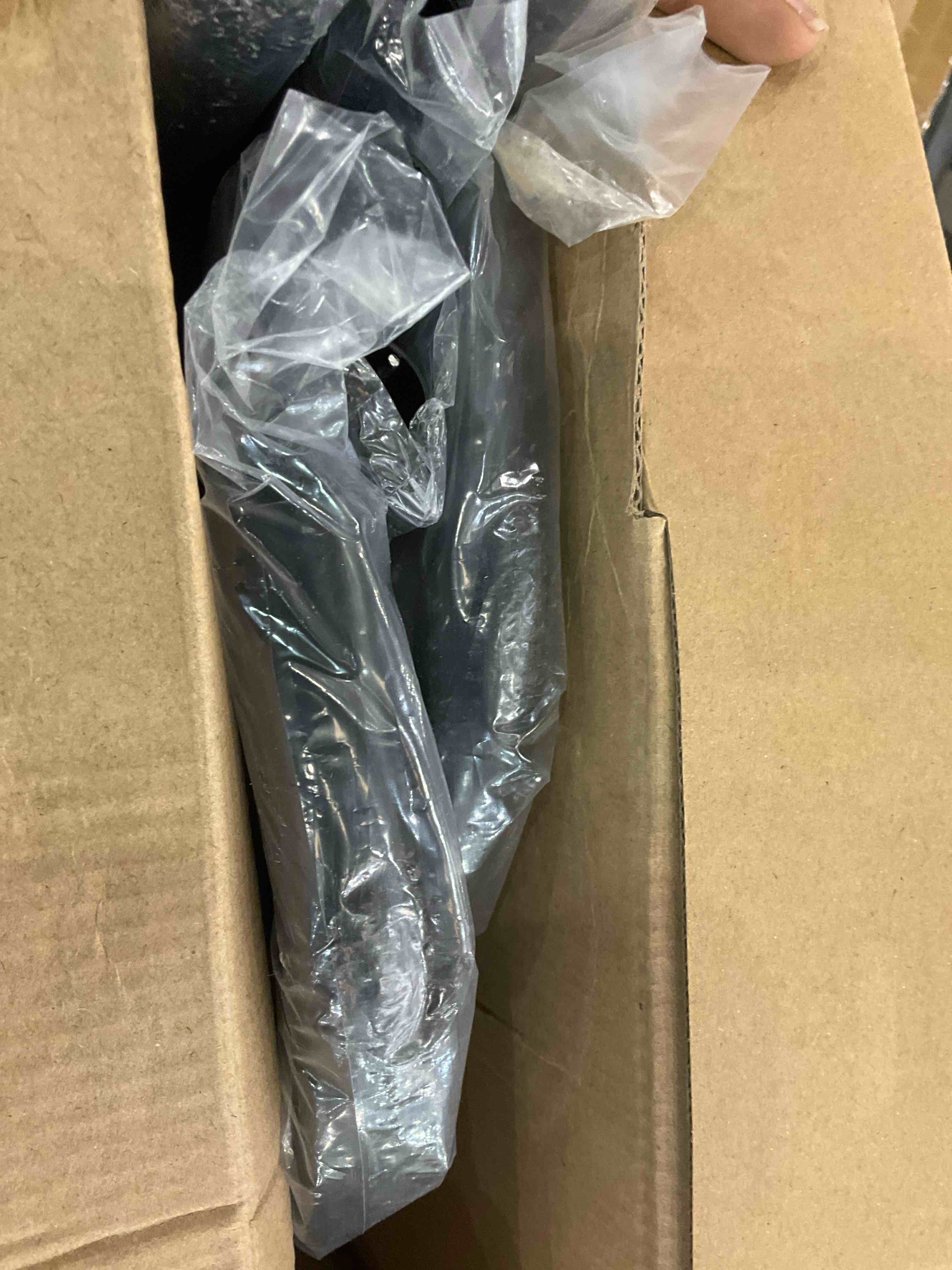 https://s3.amazonaws.com/lotting-images-prod/BargainHunt/EXS01662219_1718887414687.jpeg