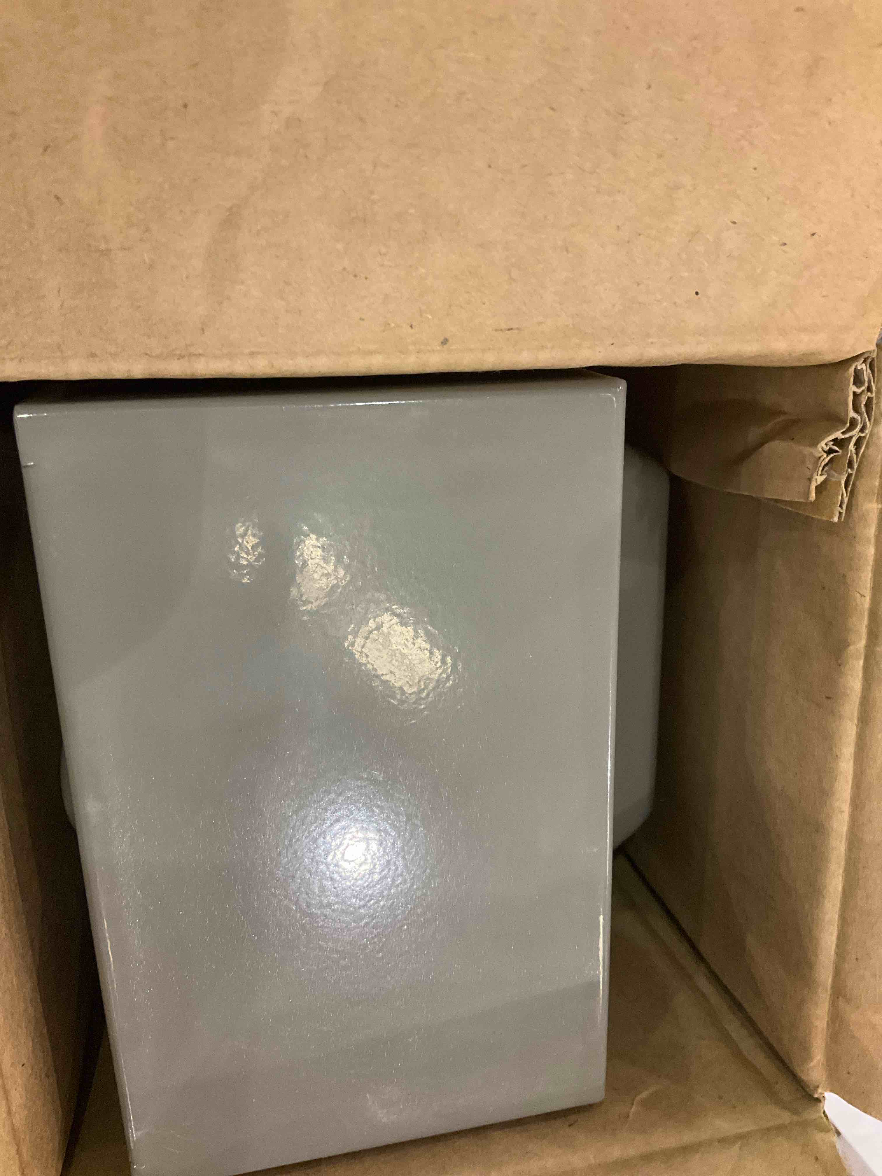 https://s3.amazonaws.com/lotting-images-prod/BargainHunt/EXS01662220_1718887529697.jpeg