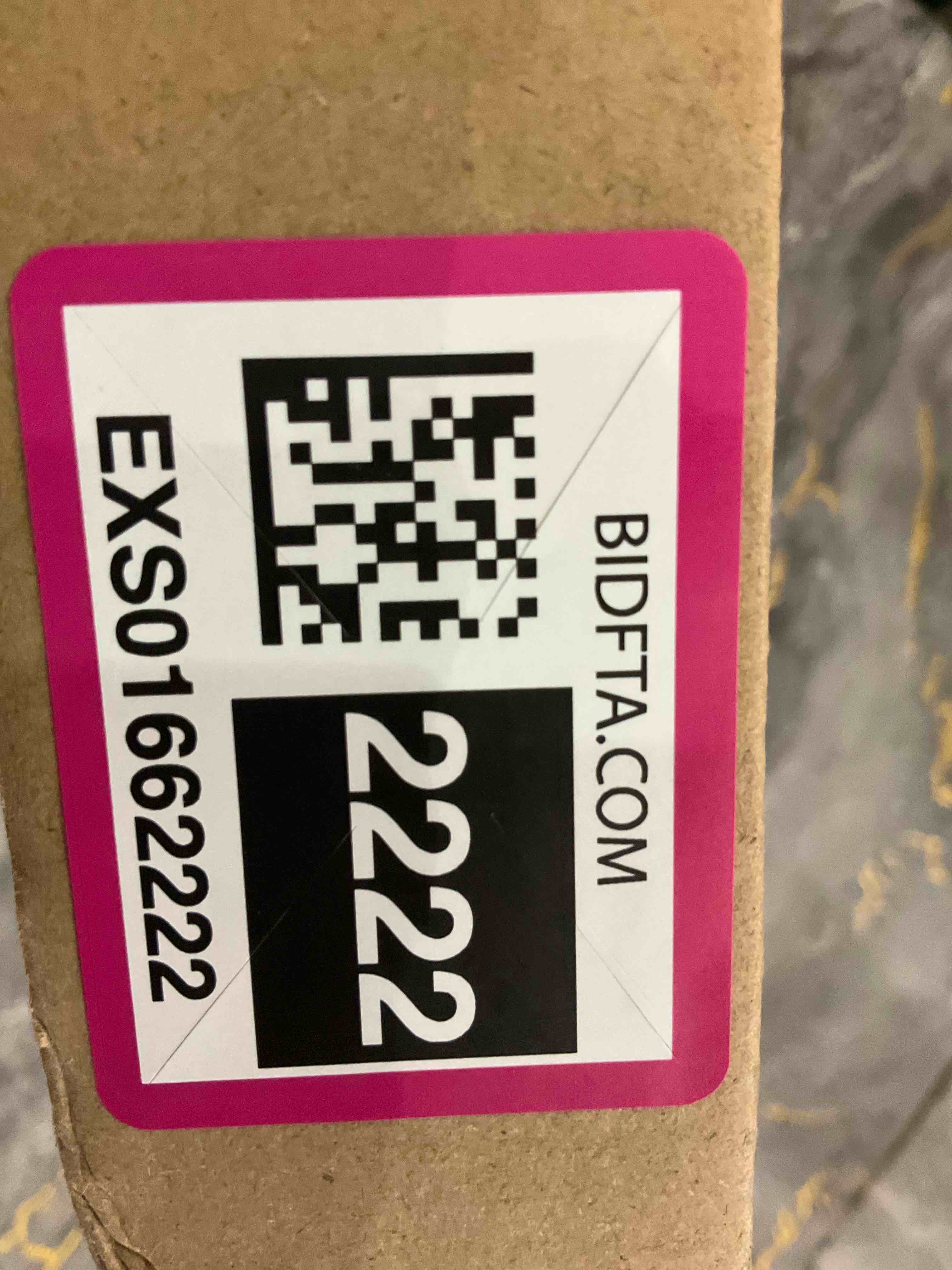https://s3.amazonaws.com/lotting-images-prod/BargainHunt/EXS01662222_1718887778684.jpeg
