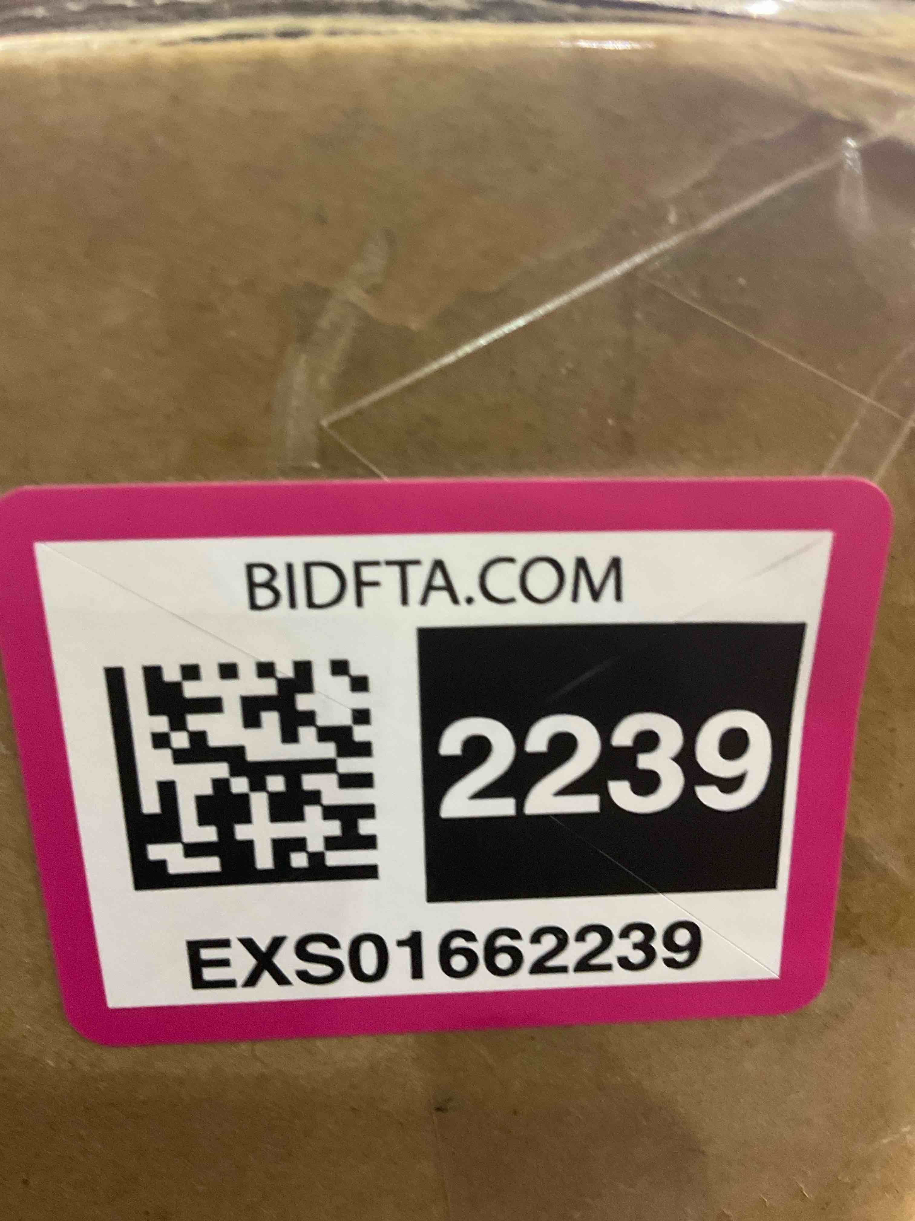 https://s3.amazonaws.com/lotting-images-prod/BargainHunt/EXS01662239_1718892450075.jpeg