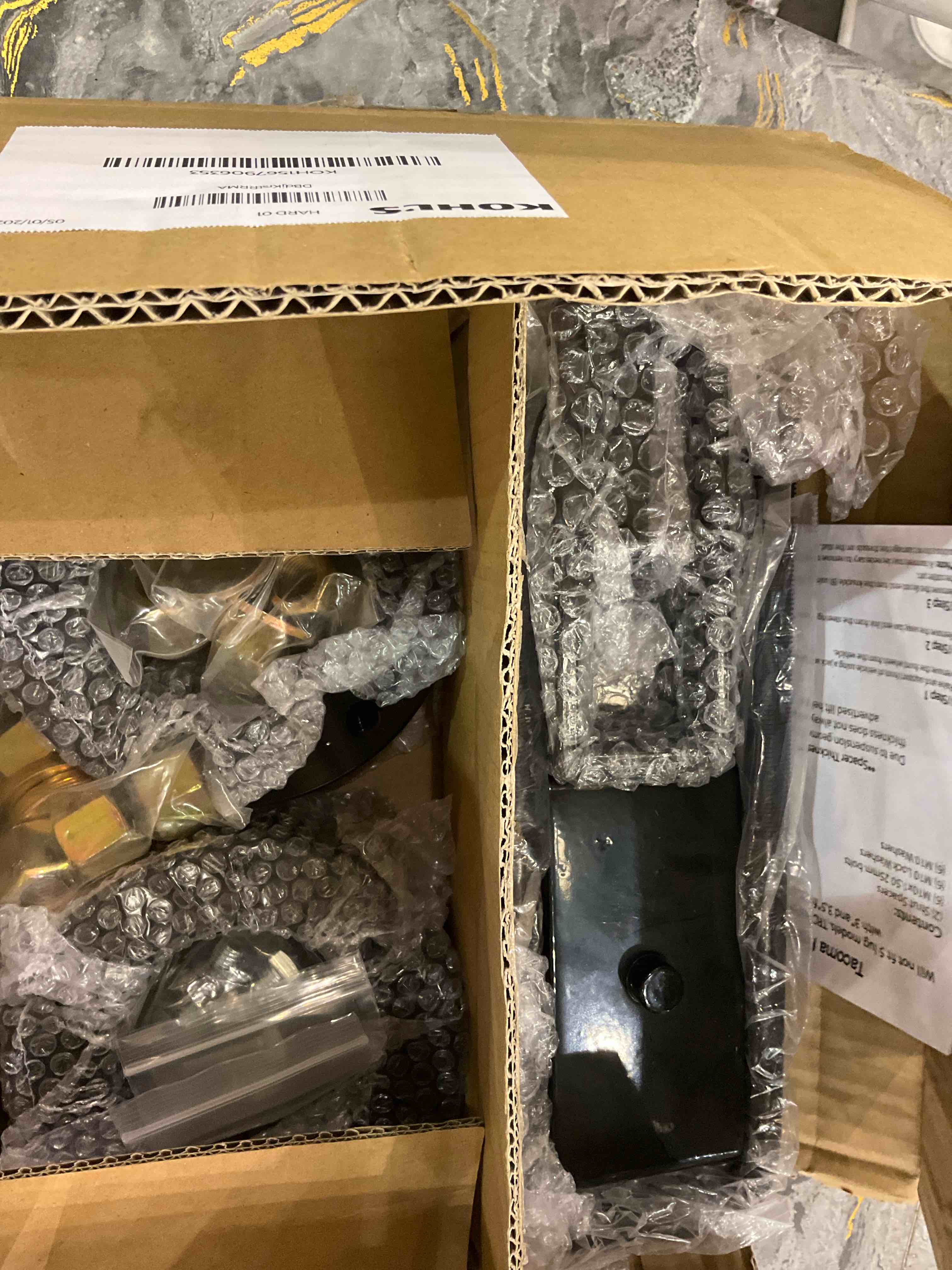 https://s3.amazonaws.com/lotting-images-prod/BargainHunt/EXS01662294_1718909841219.jpeg