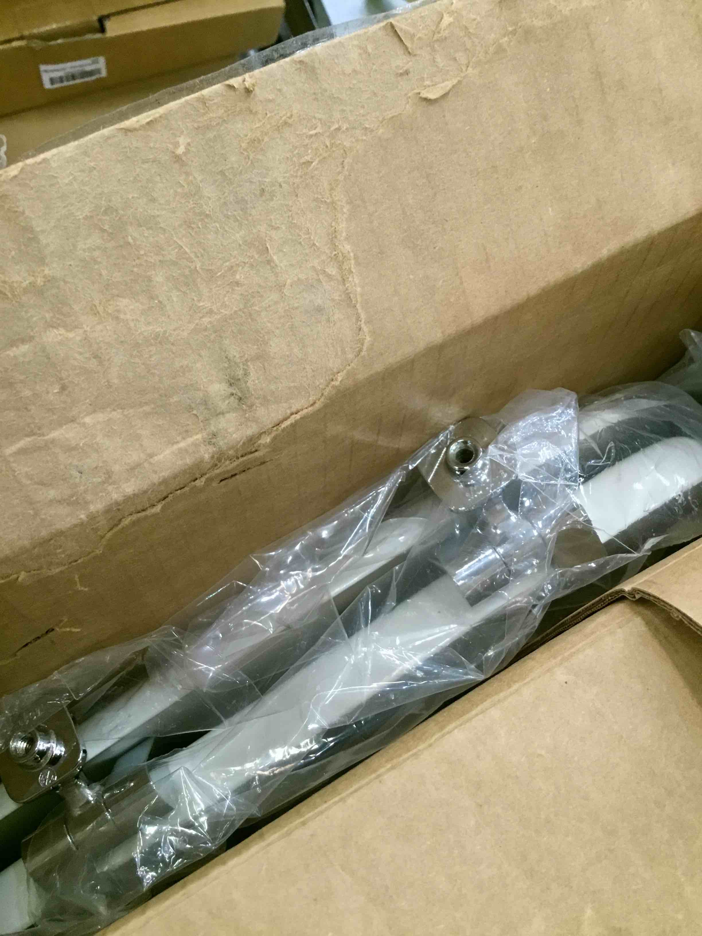https://s3.amazonaws.com/lotting-images-prod/BargainHunt/EXS01662518_1718904925092.jpeg