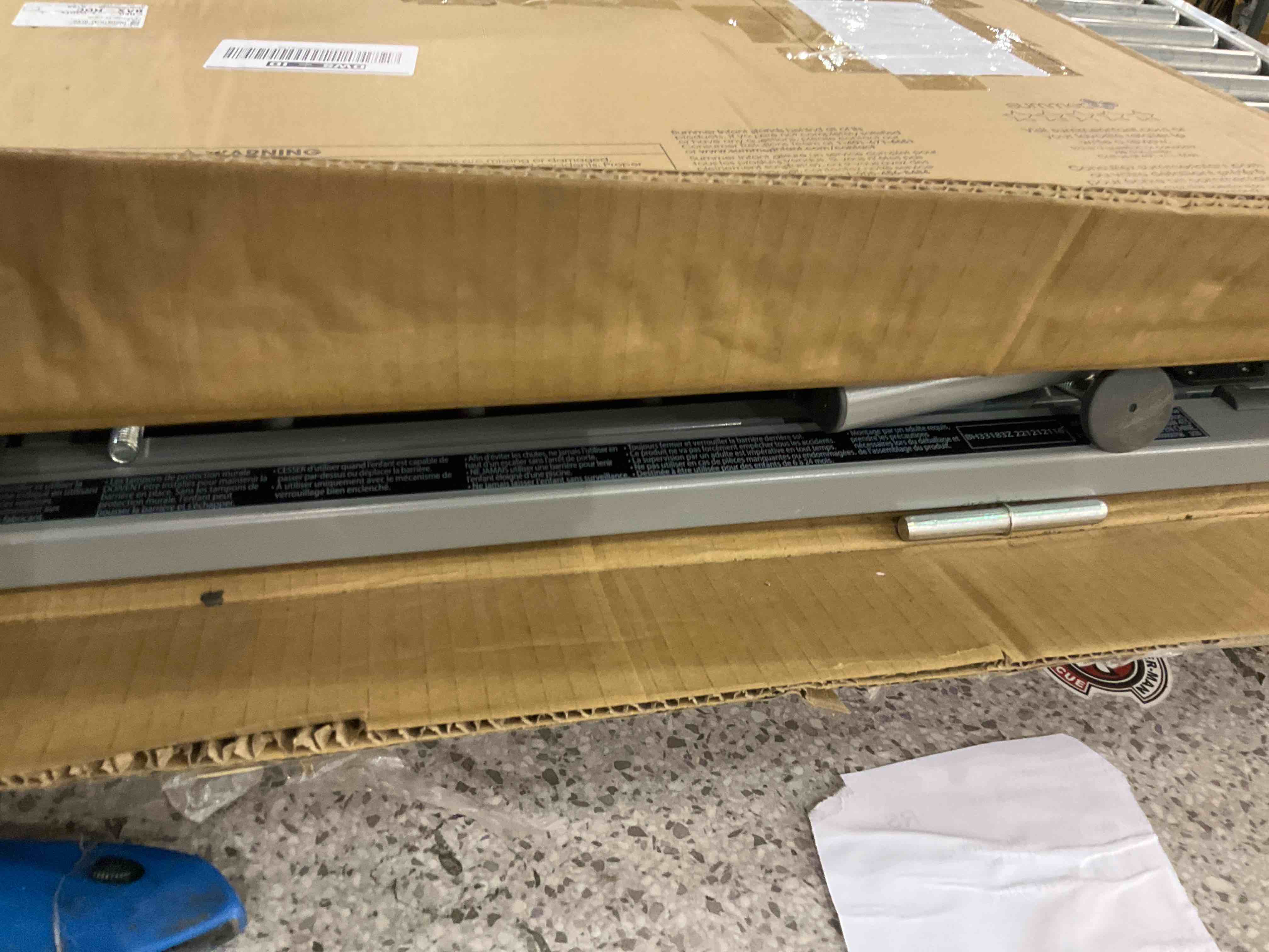 https://s3.amazonaws.com/lotting-images-prod/BargainHunt/EXS01663138_1719922266651.jpeg