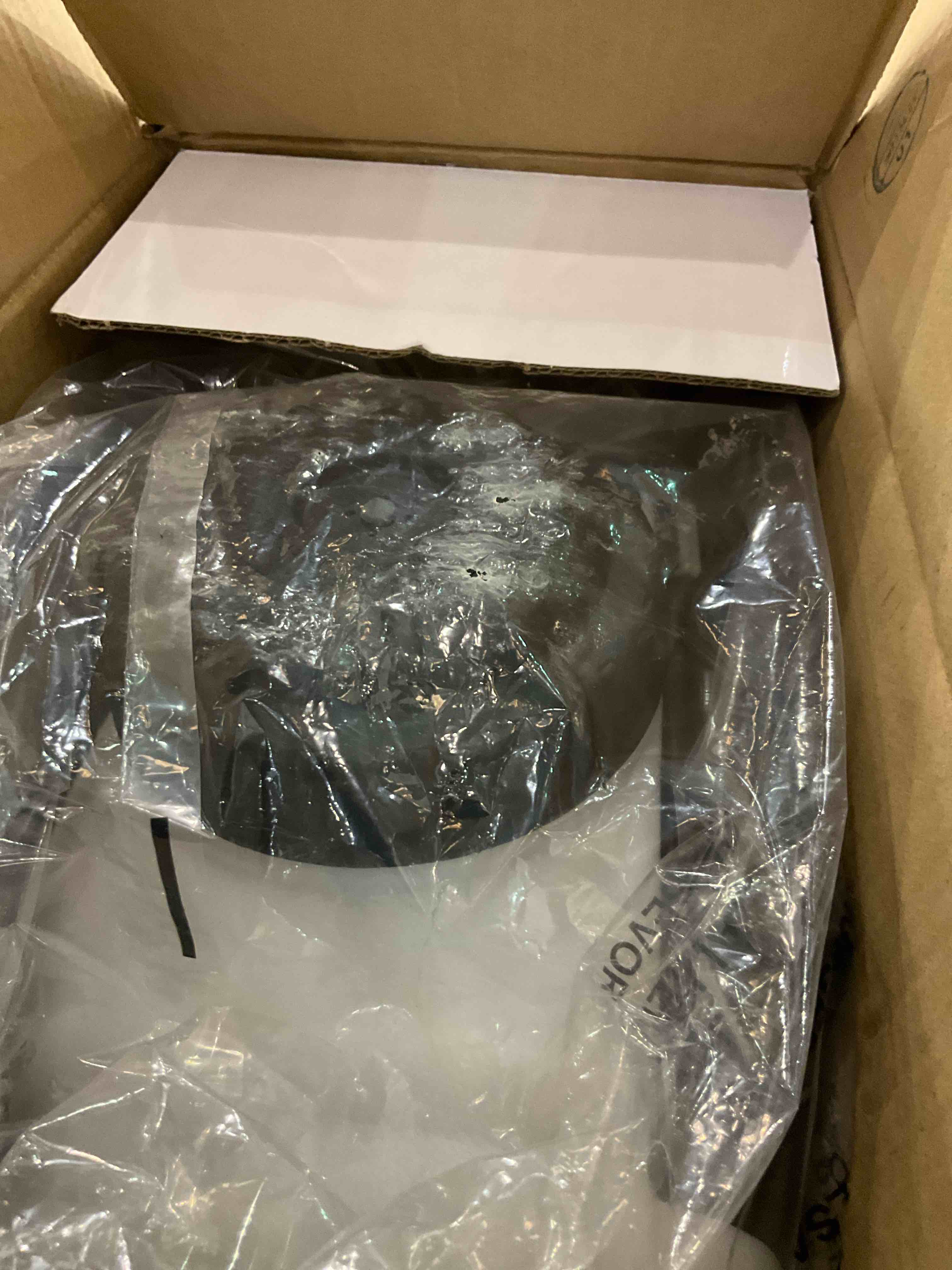 https://s3.amazonaws.com/lotting-images-prod/BargainHunt/EXS01663142_1719923131225.jpeg