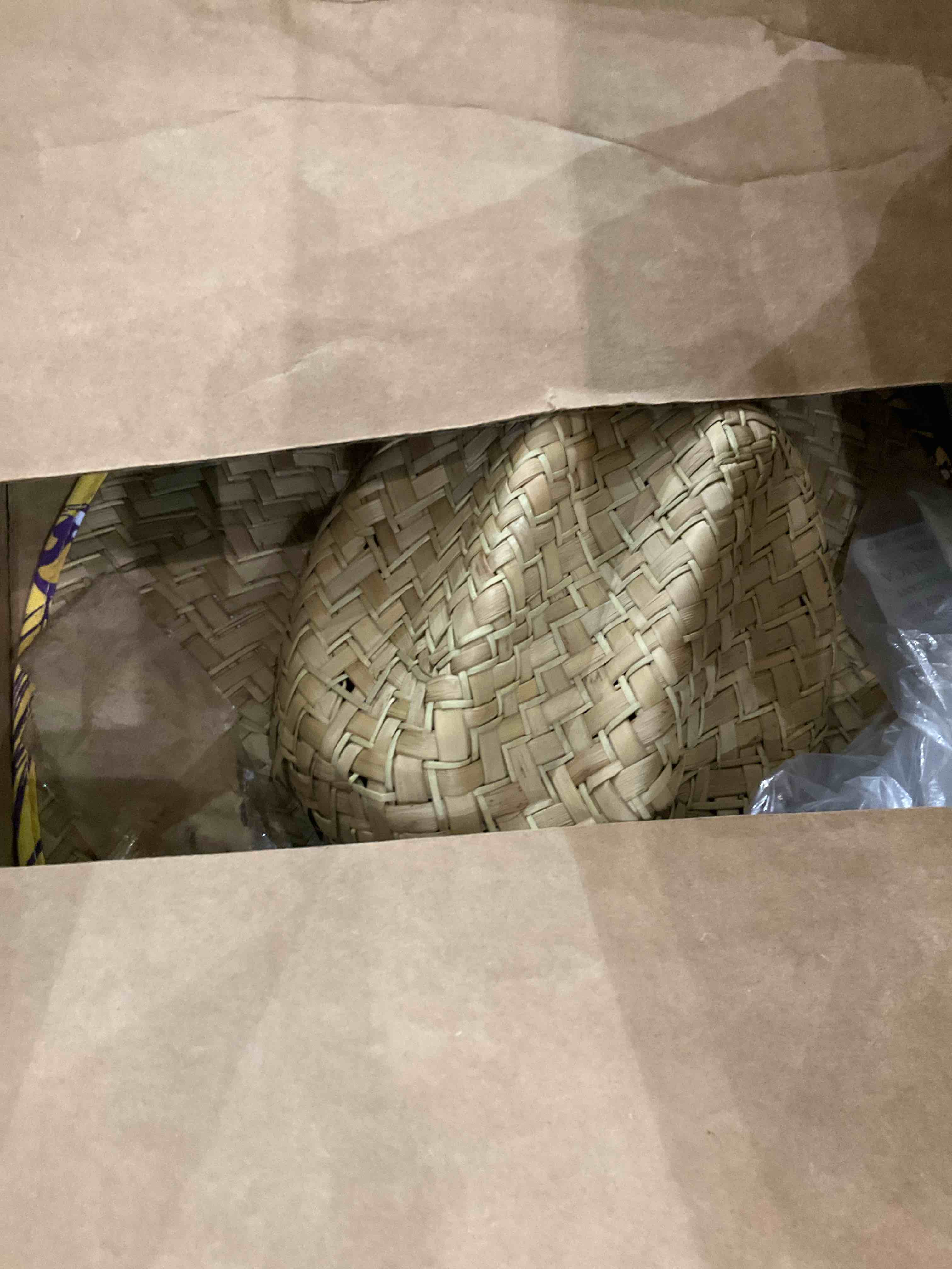 https://s3.amazonaws.com/lotting-images-prod/BargainHunt/EXS01663149_1719924139149.jpeg