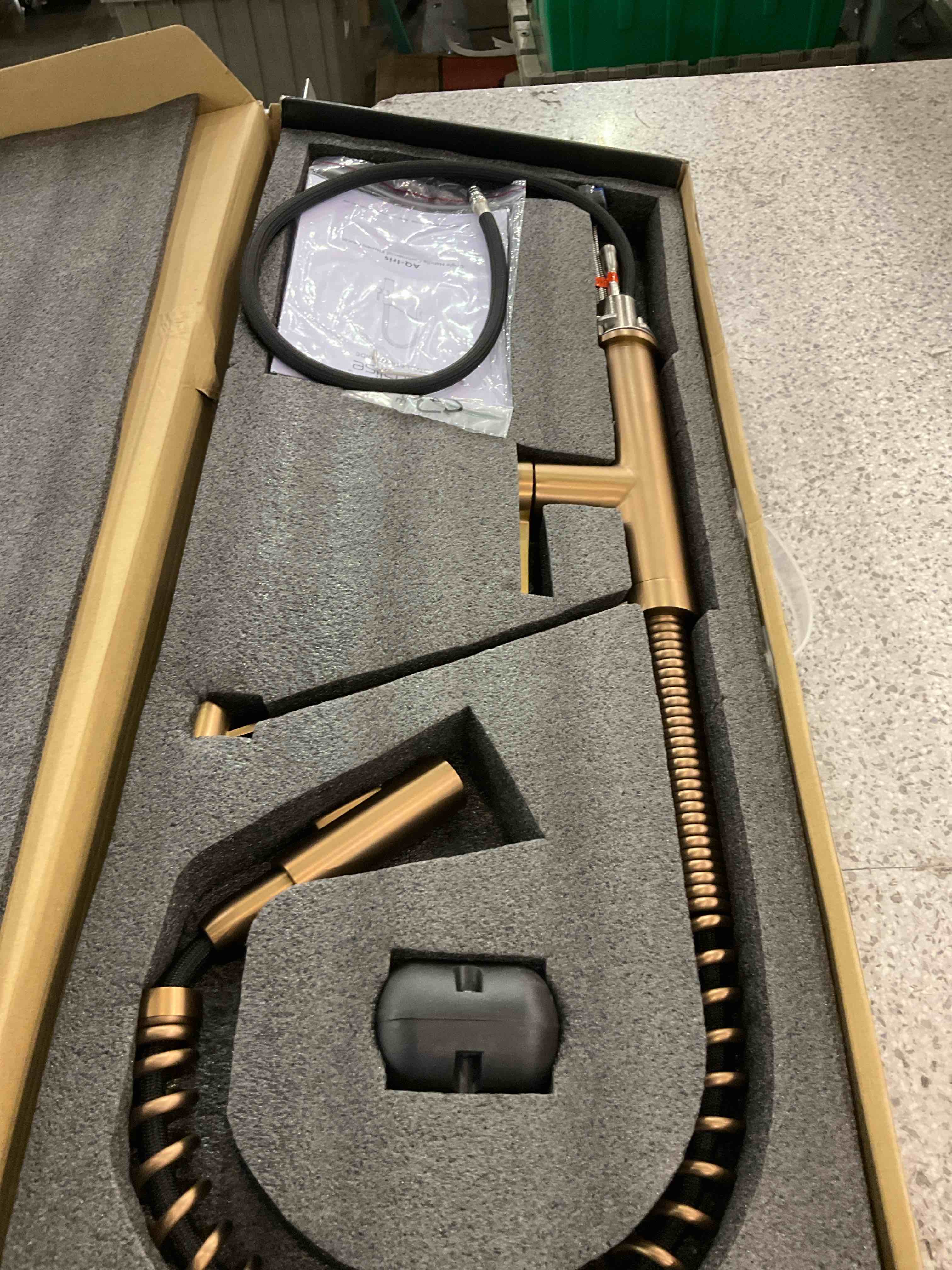 https://s3.amazonaws.com/lotting-images-prod/BargainHunt/EXS01663394_1720526811514.jpeg