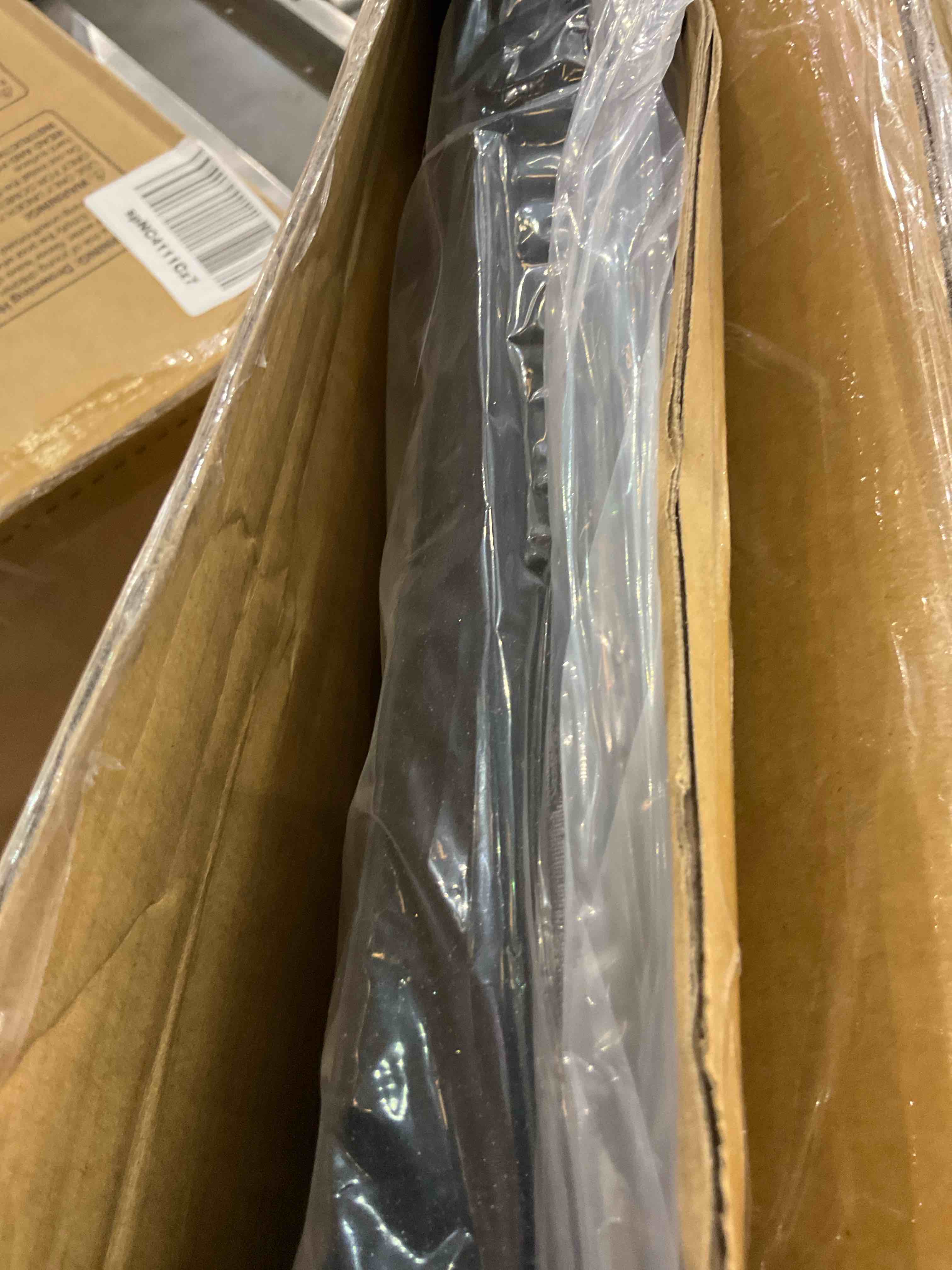 https://s3.amazonaws.com/lotting-images-prod/BargainHunt/EXS01663490_1720551540770.jpeg