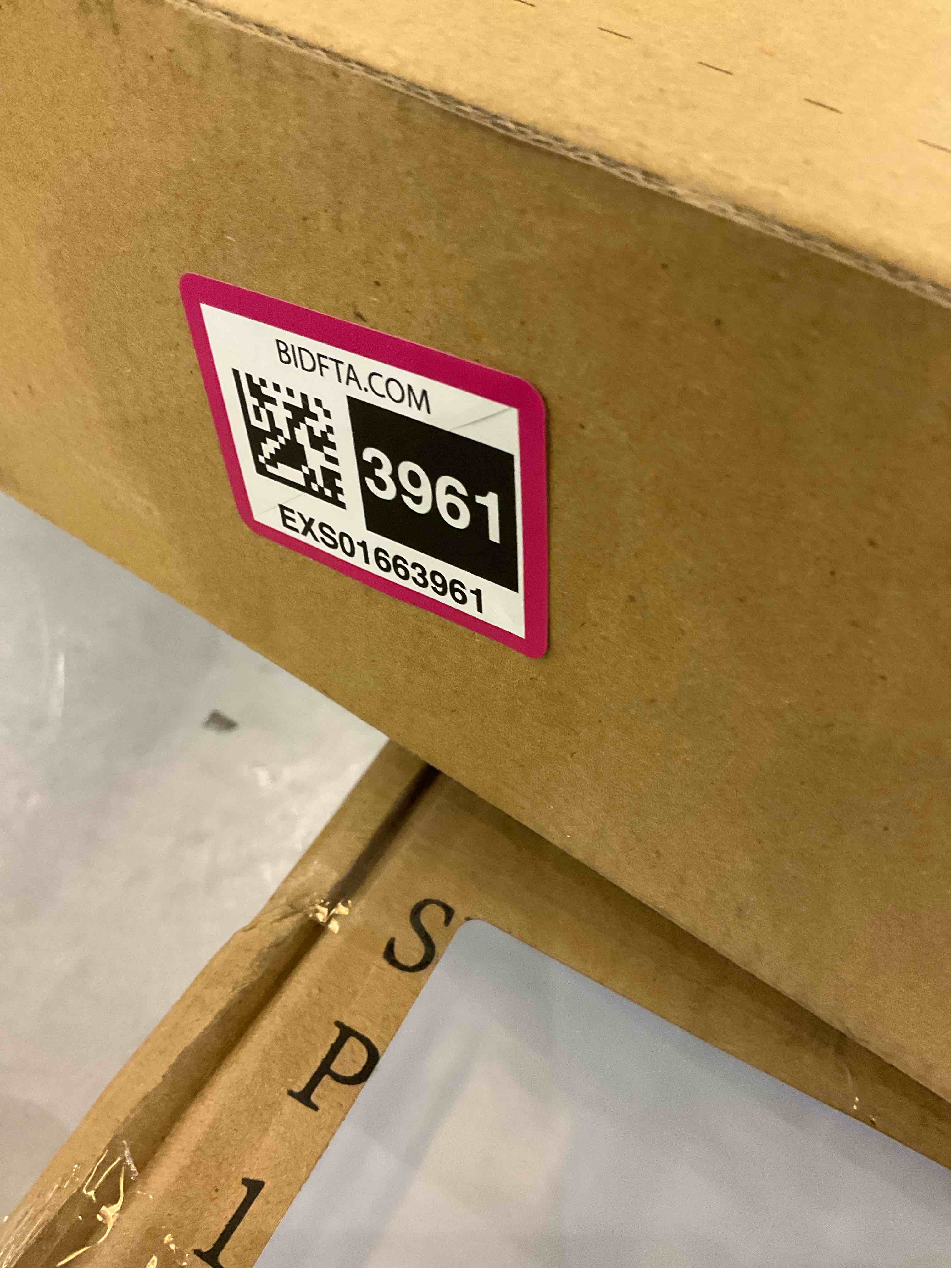 https://s3.amazonaws.com/lotting-images-prod/BargainHunt/EXS01663961_1721150510528.jpeg