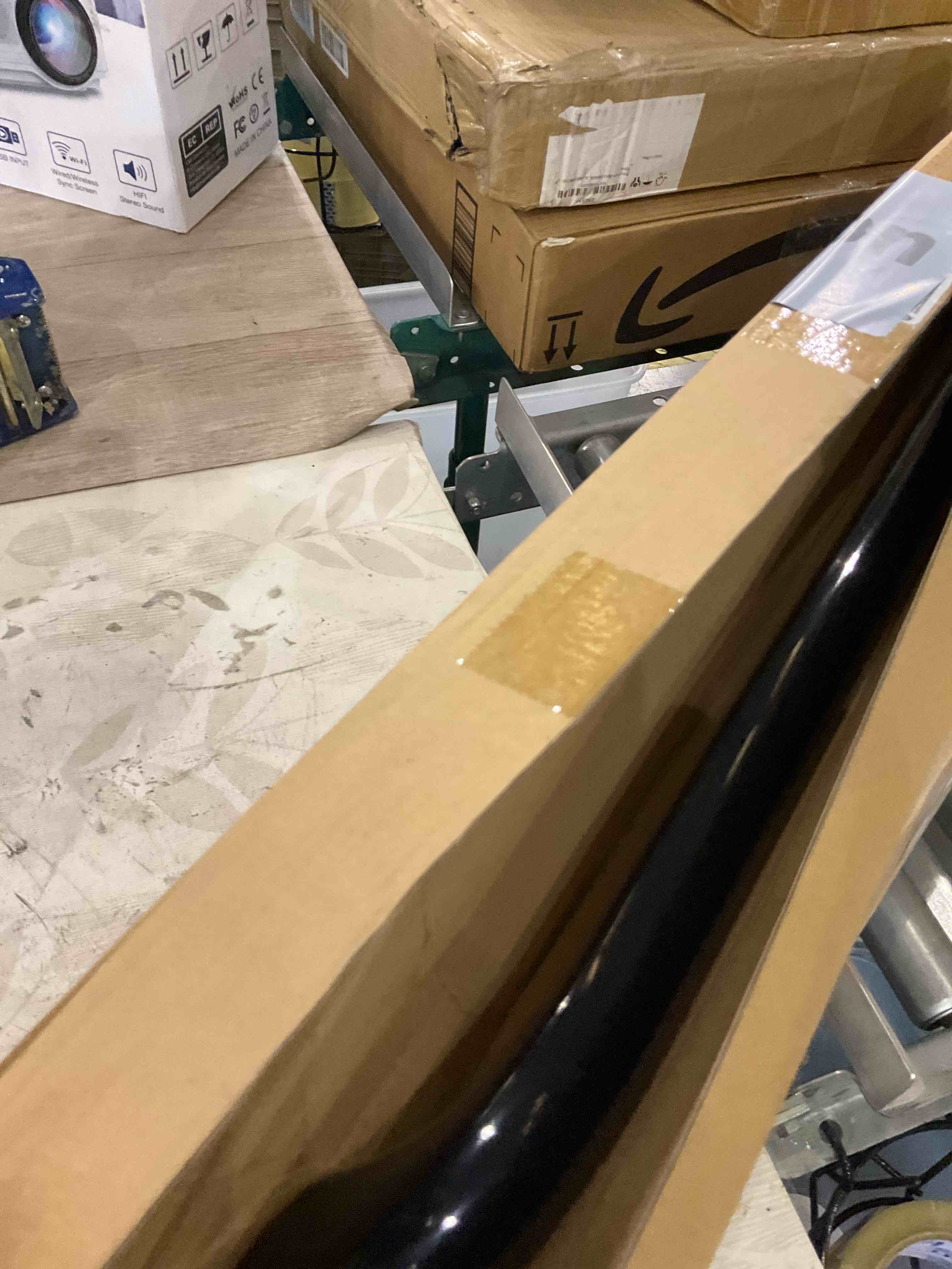 https://s3.amazonaws.com/lotting-images-prod/BargainHunt/EXS01664130_1719315748553.jpeg