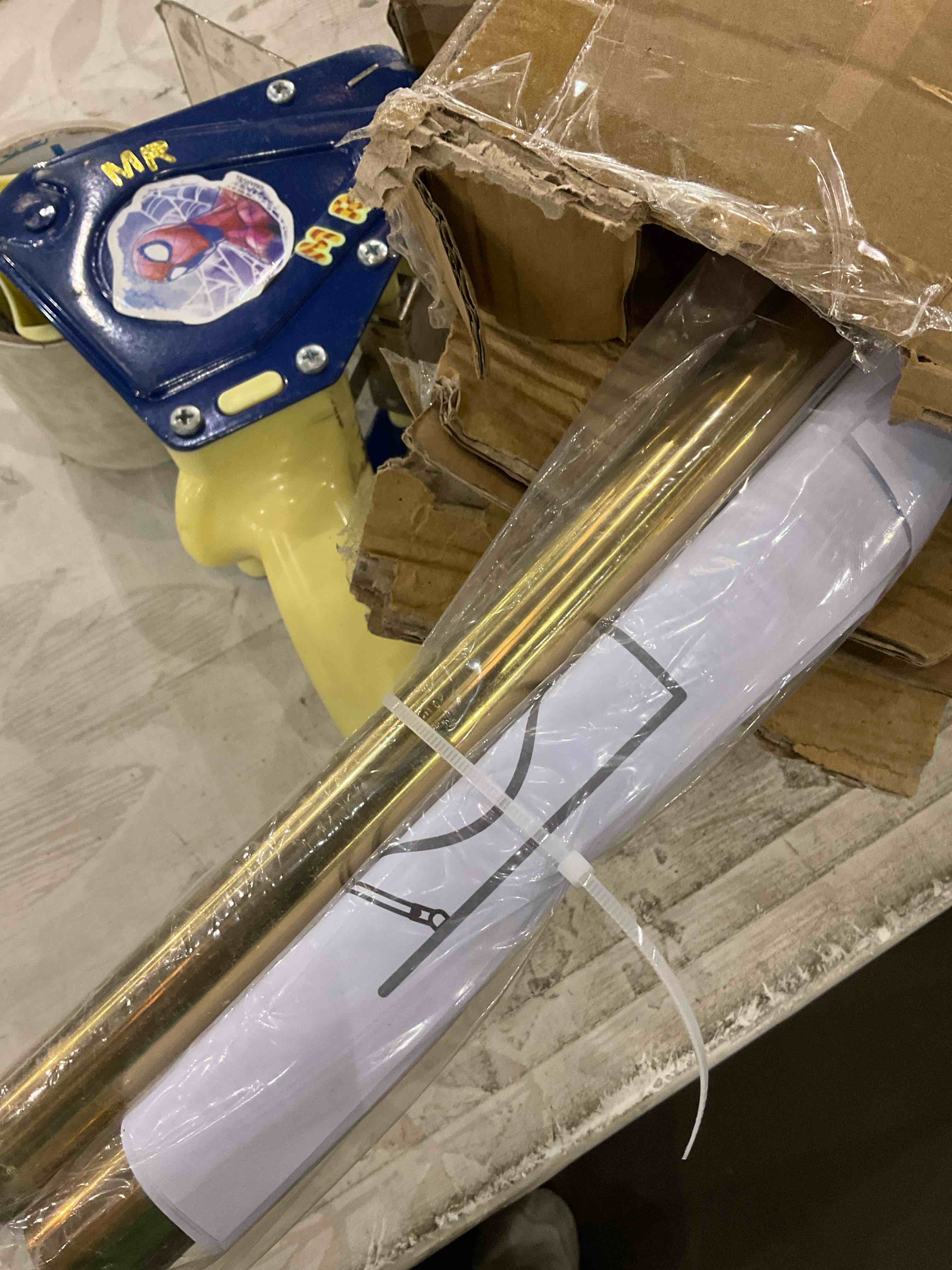 Chrsouly Adjustable Curved Shower Rod, 48-85 inches Extra Wide Shower Curtain Rod, Rust proof, Premium Stainless Steel, Curved Shower Rod for Bathroom, Gold