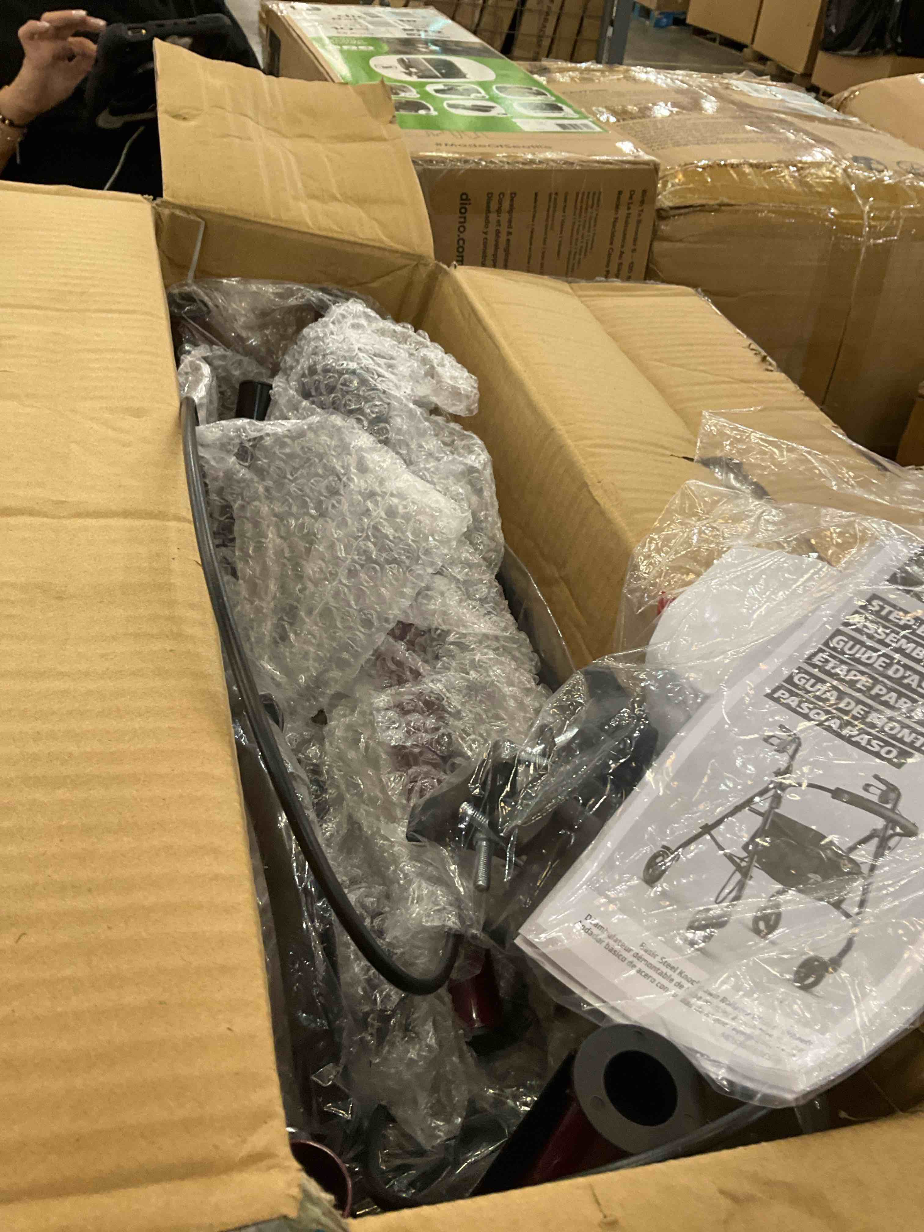 https://s3.amazonaws.com/lotting-images-prod/BargainHunt/EXS01664425_1719849216892.jpeg
